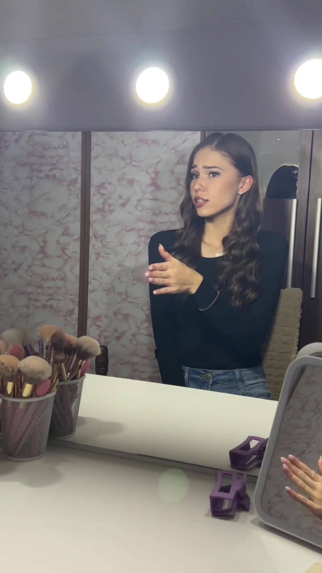 @𝒜.