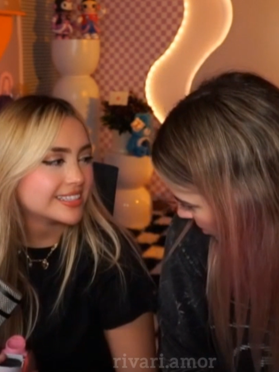 @Rivari