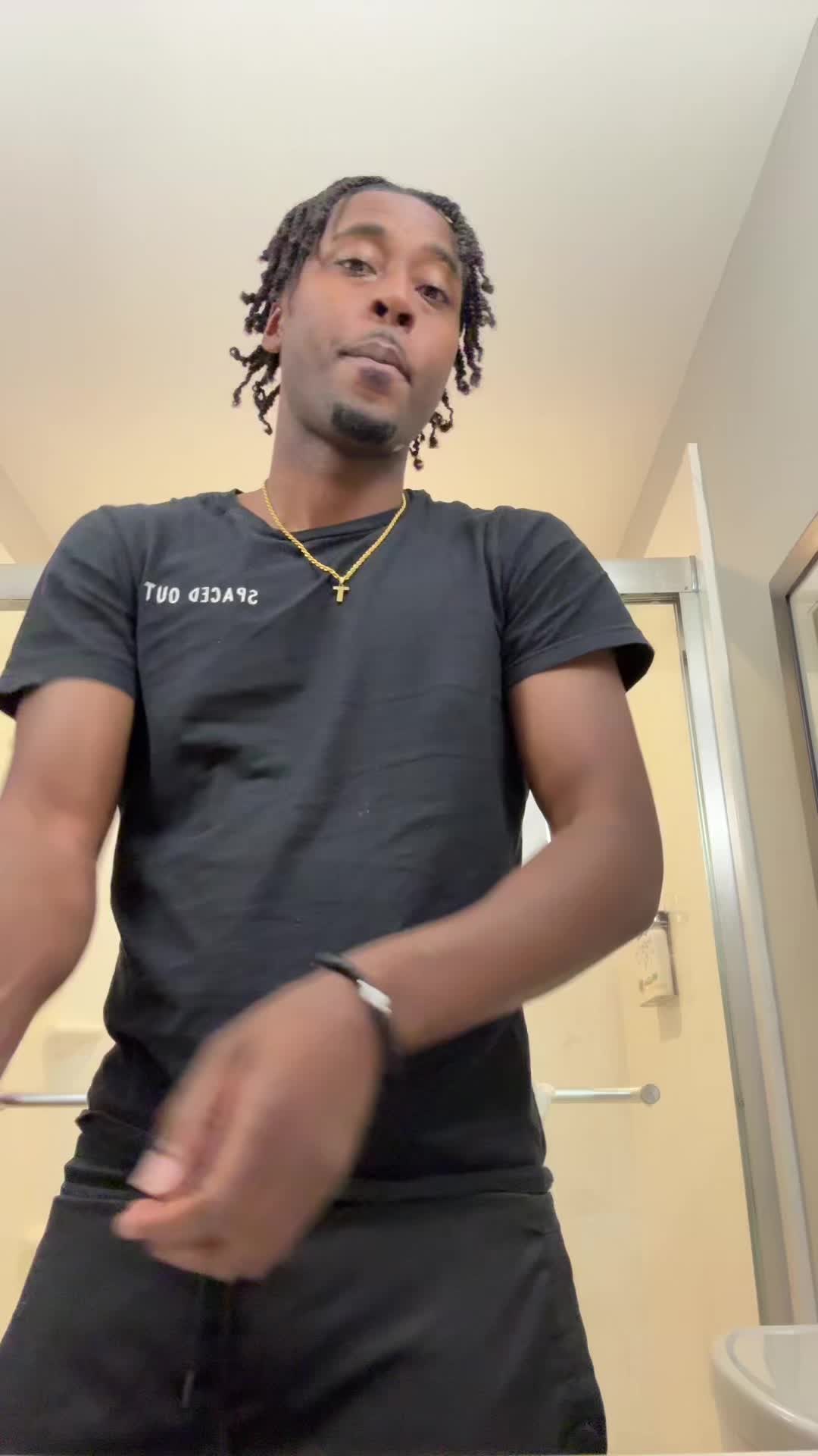 @Mr2famous🕺🏾🔥