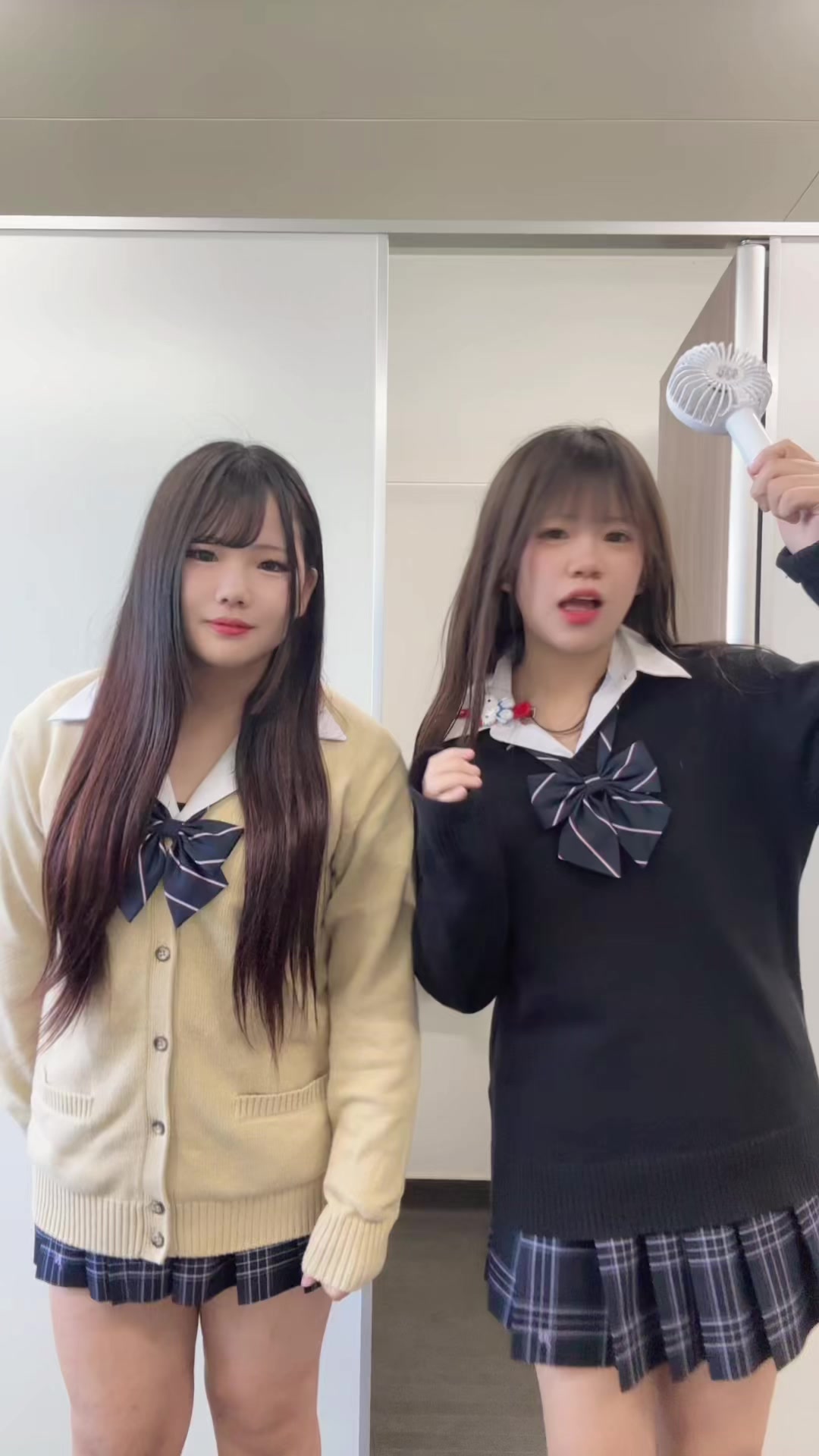 @ひな