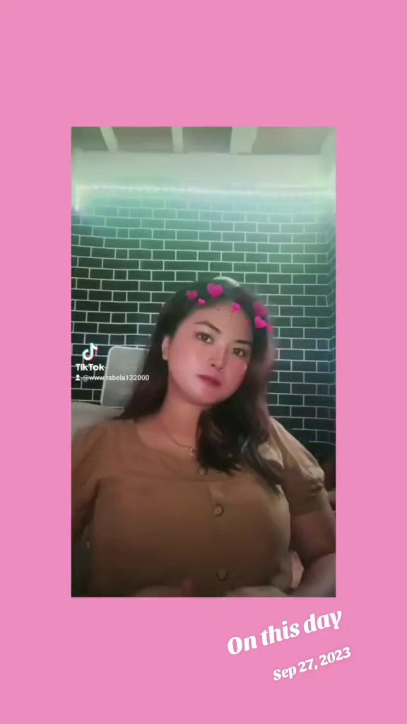 @MIRA ANN 🖤