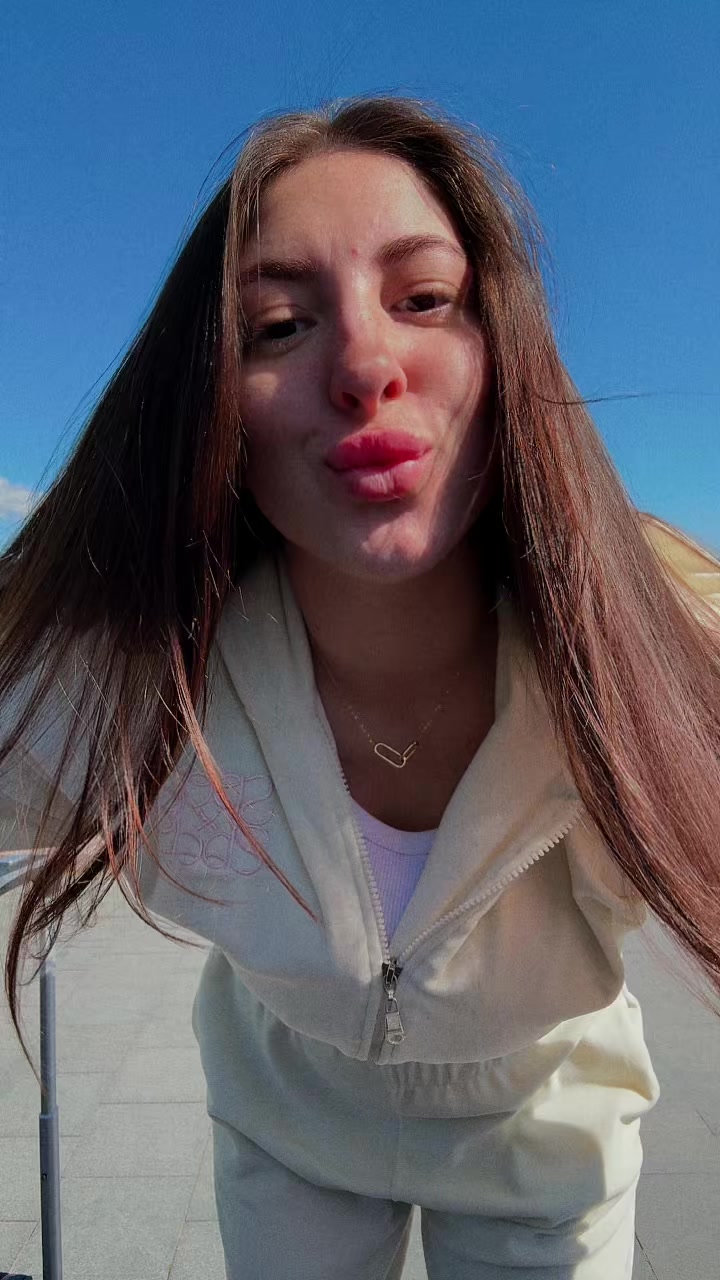 @Anastasia😈😈
