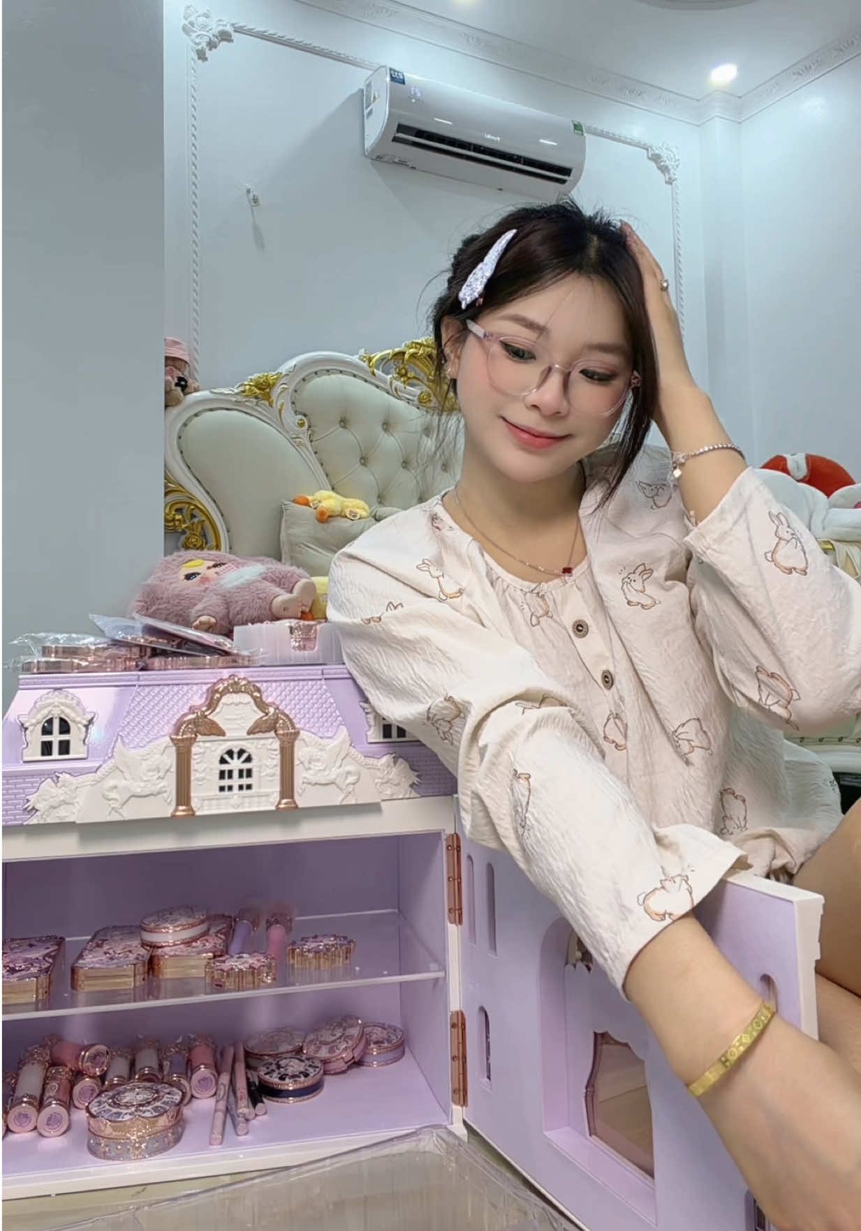 @Linh thỏ ♡ ̊ ✧