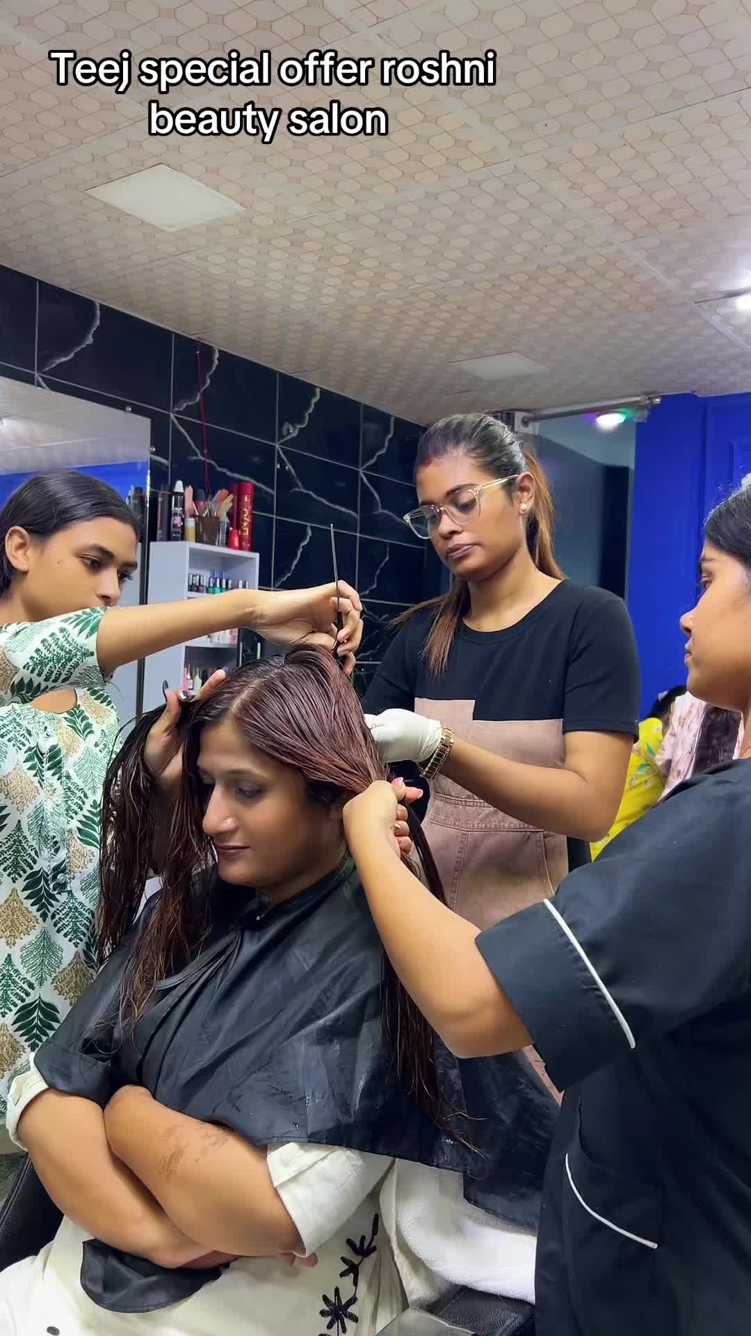 @Roshani beauty salon