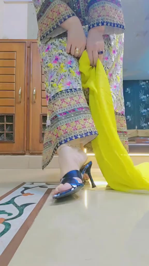 @Cute pathani