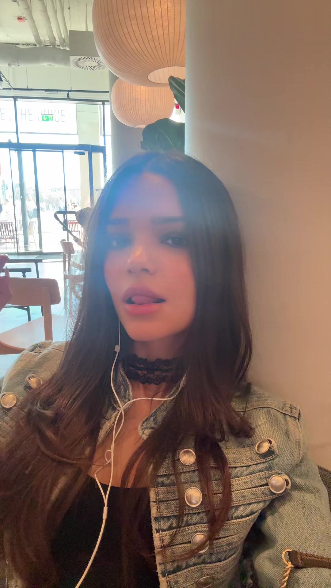@modelazrajones