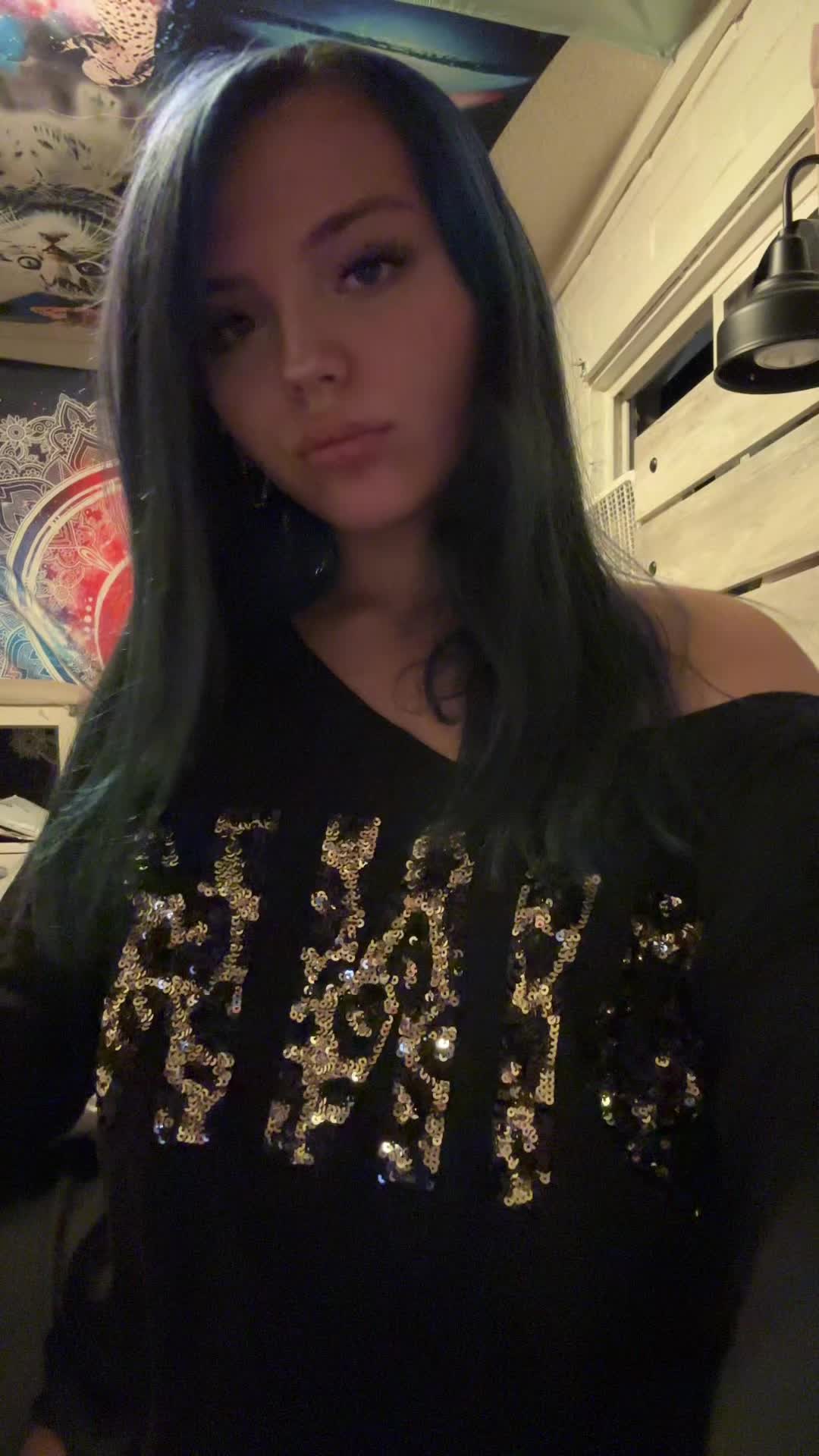 @:З
