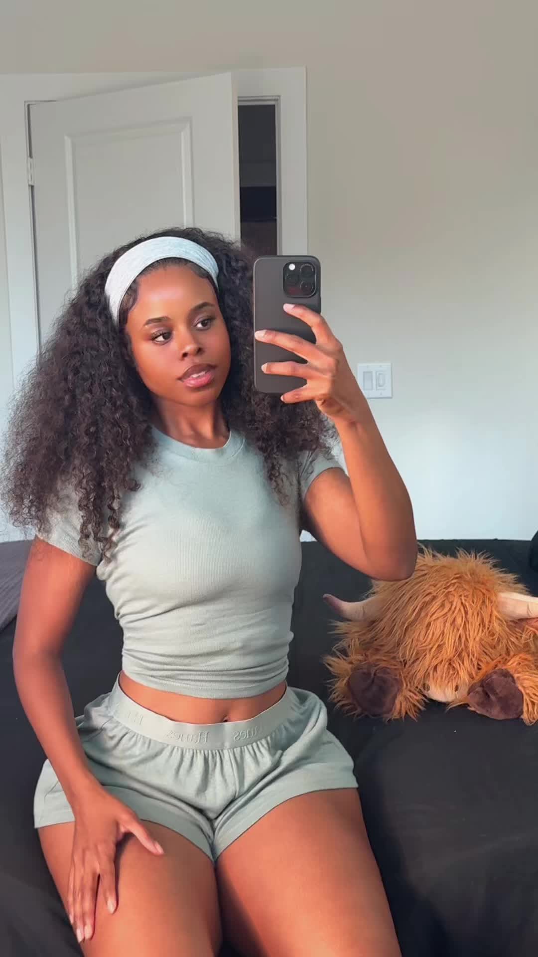 @G0ldenasia