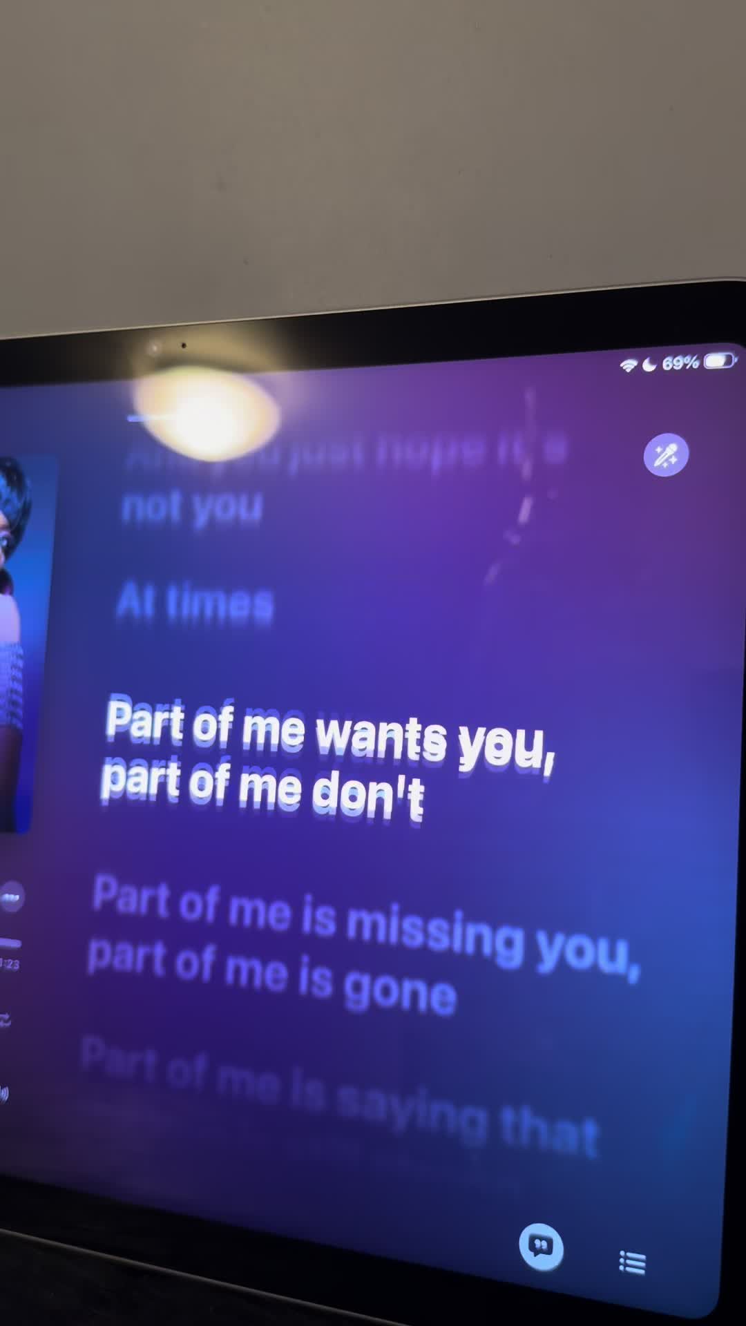 @🎧🩶