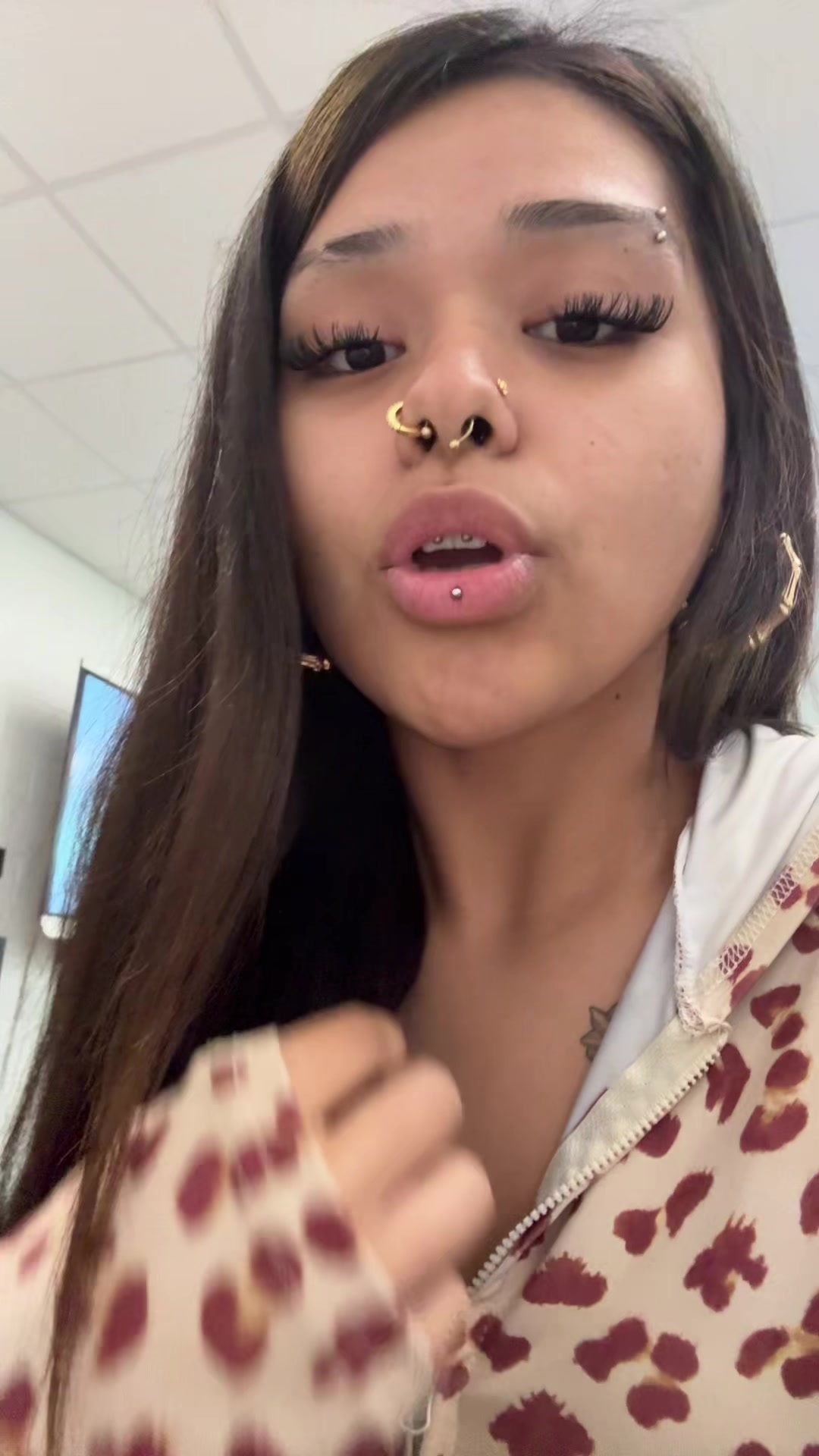 @g