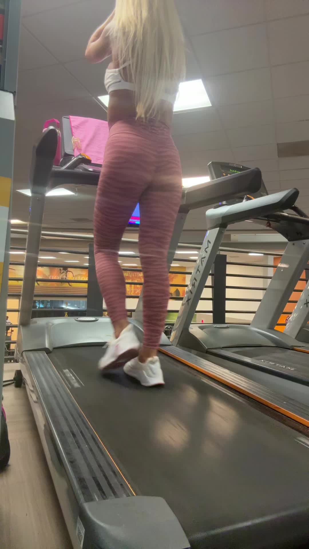 @fitnesschloe1