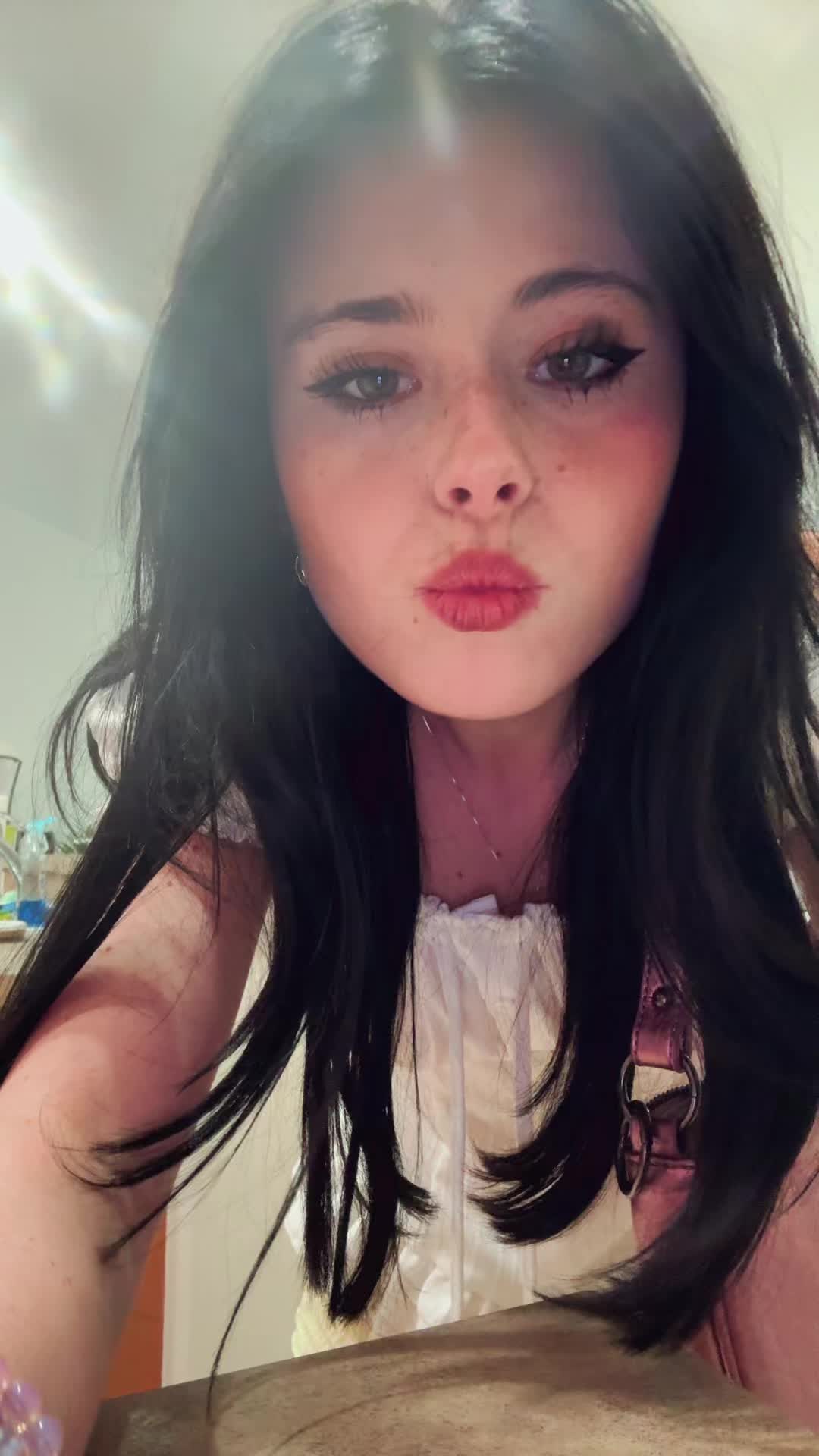 @tay ⟢
