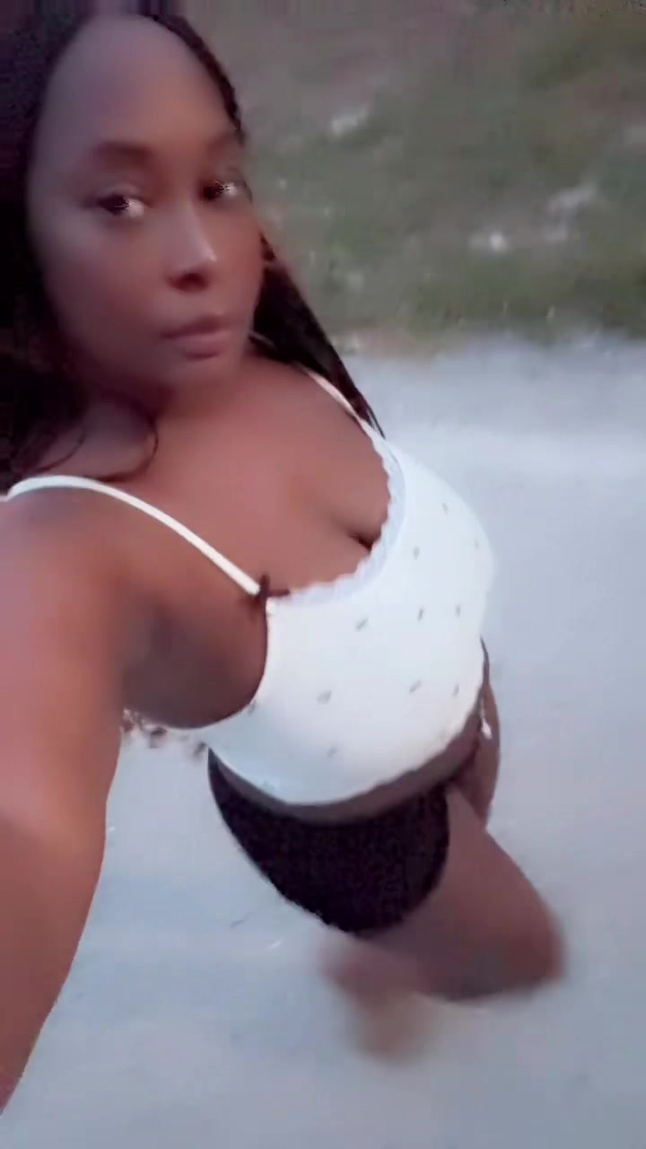 @JamieNicolee