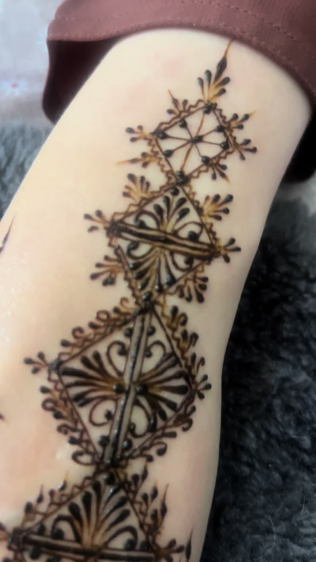 @Hennabyaroosa