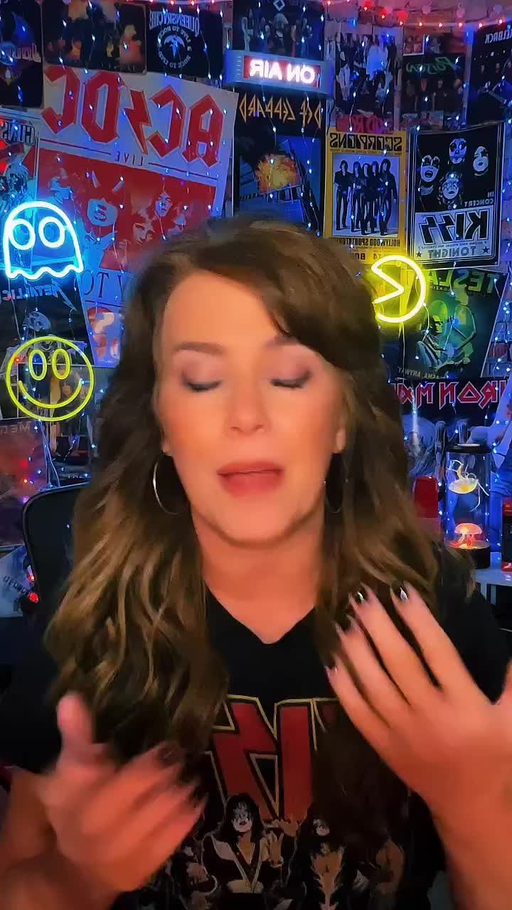 @❌️Christine Kennedy