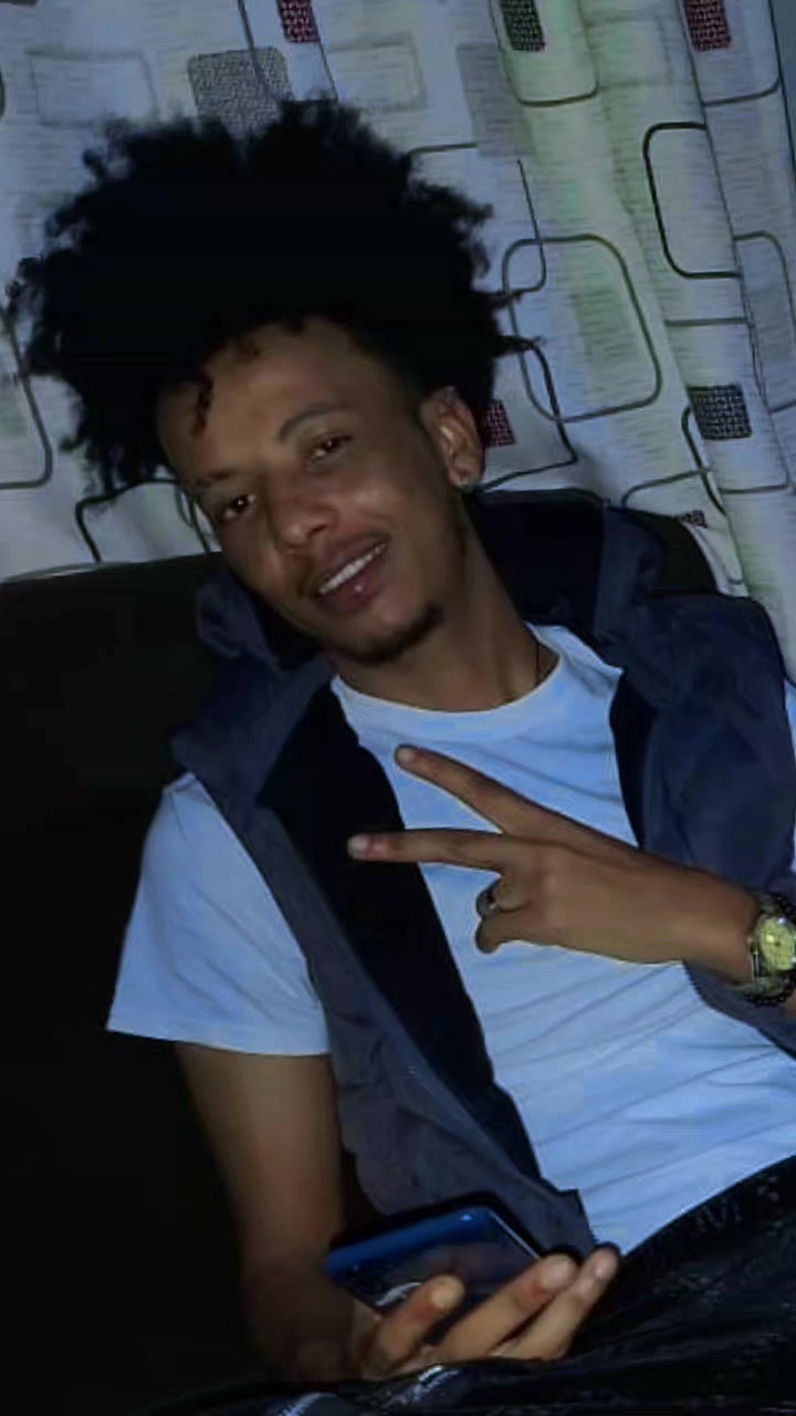 @Evu ሶቓር🇨🇭 💙🥂