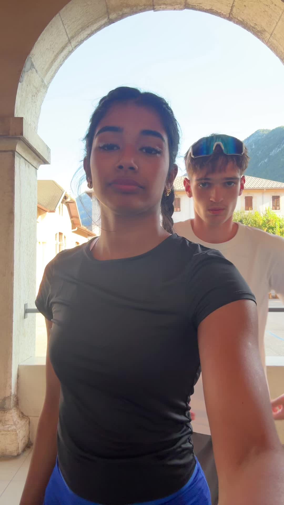 @Paviviii