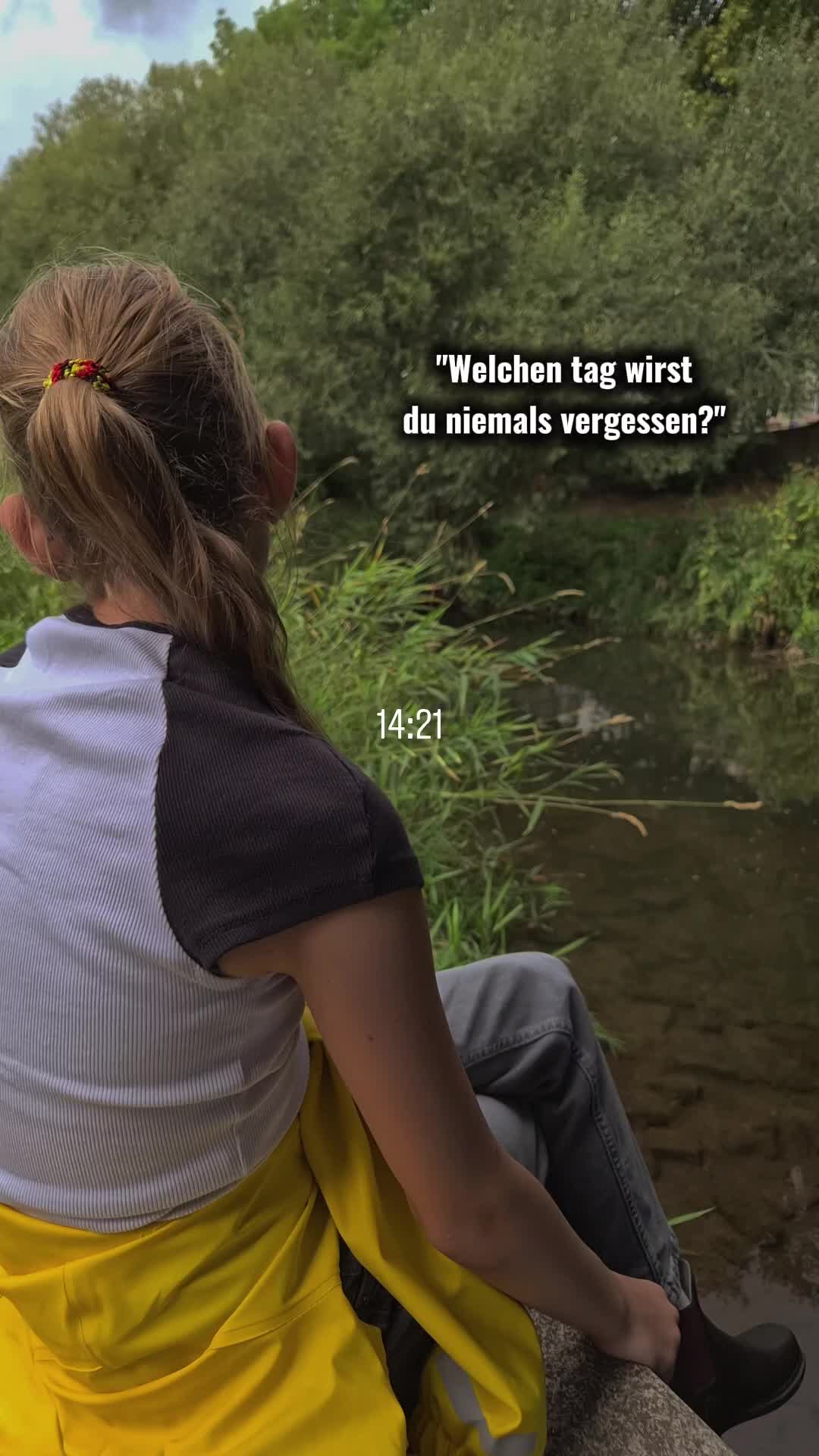 @<~🦋🎭🐊~>