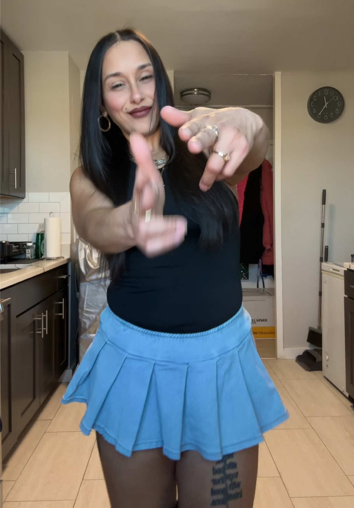 @momof4