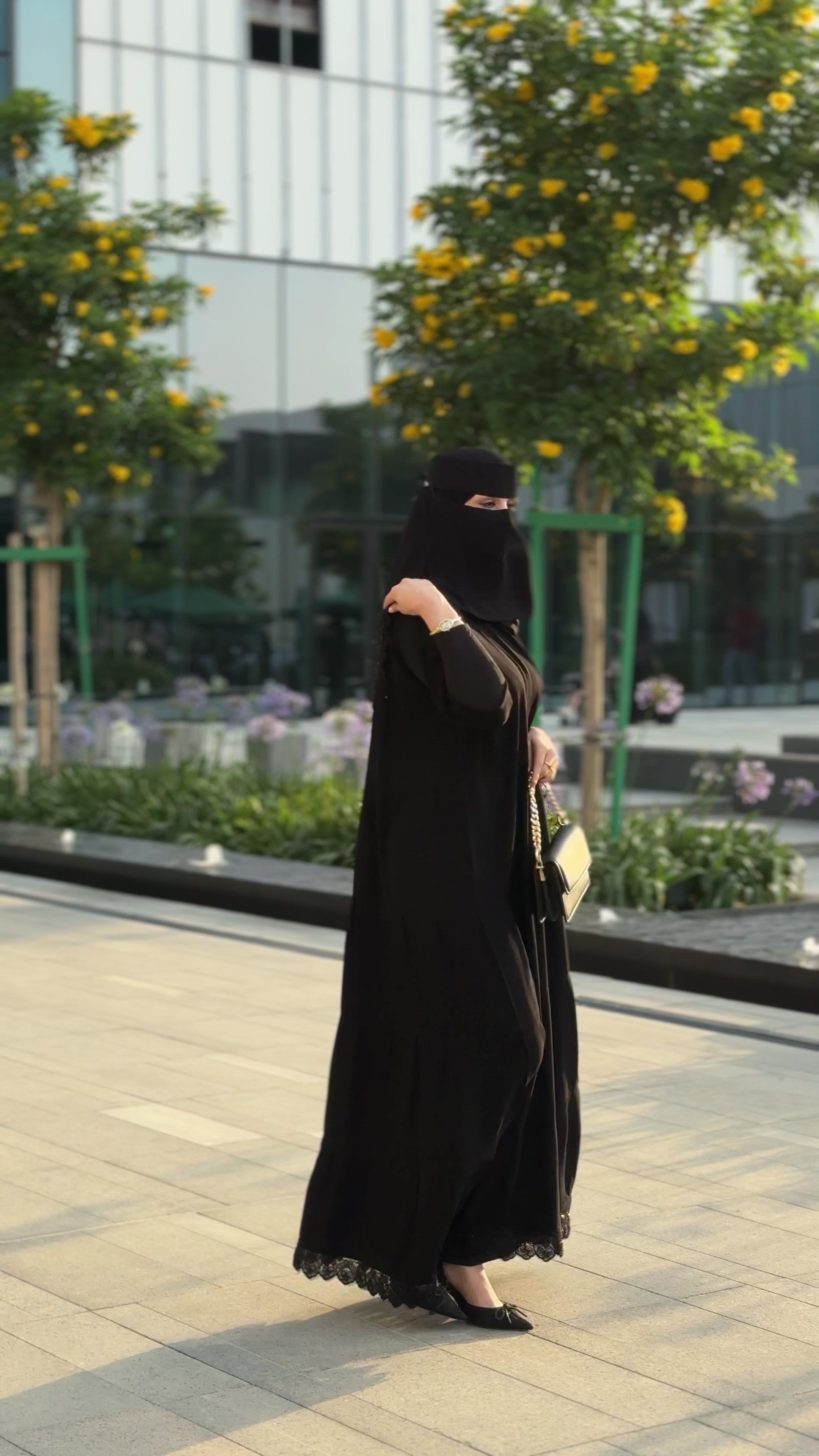@عبايات يونا (فرع أبها)