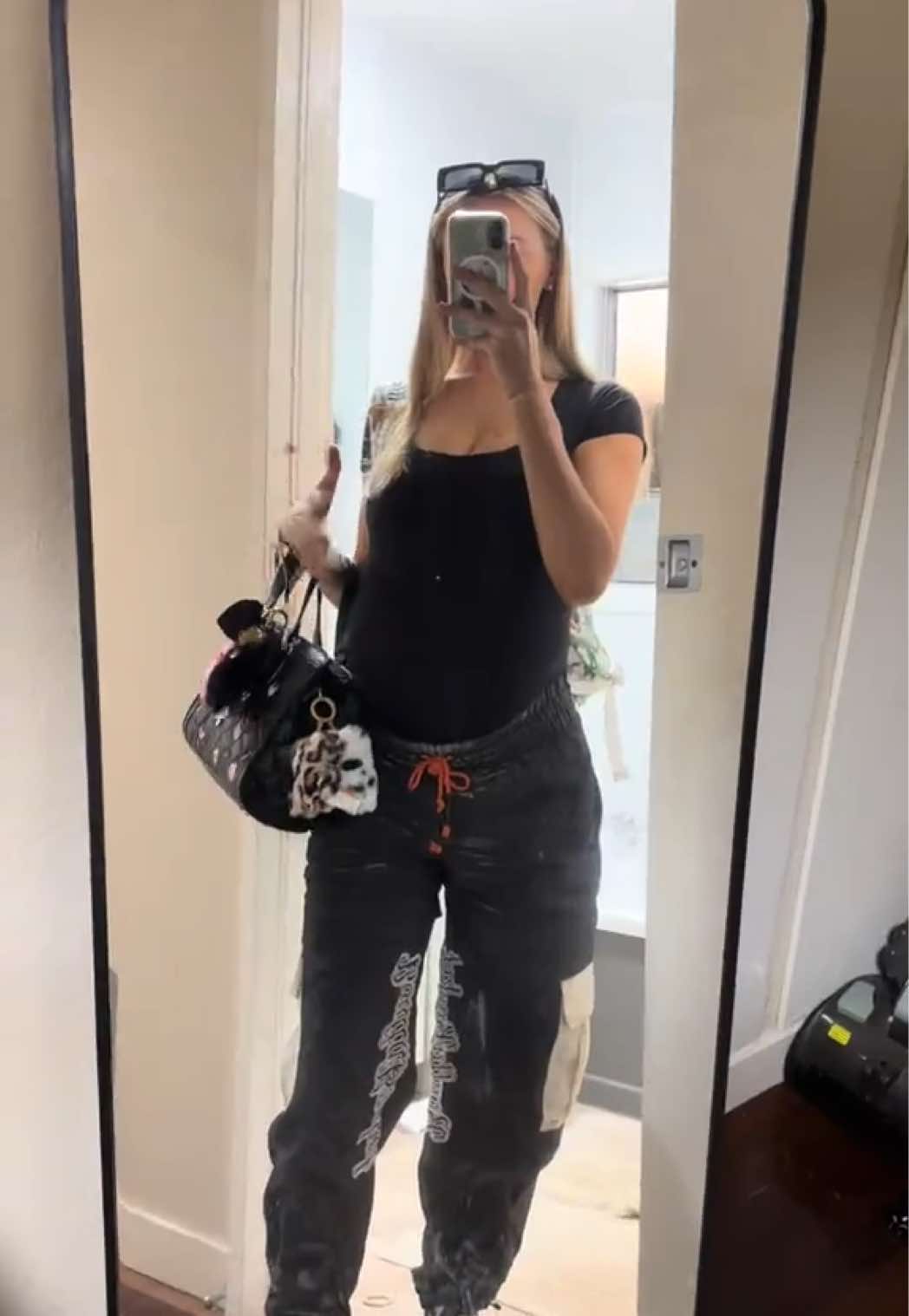 @Holly 🖤