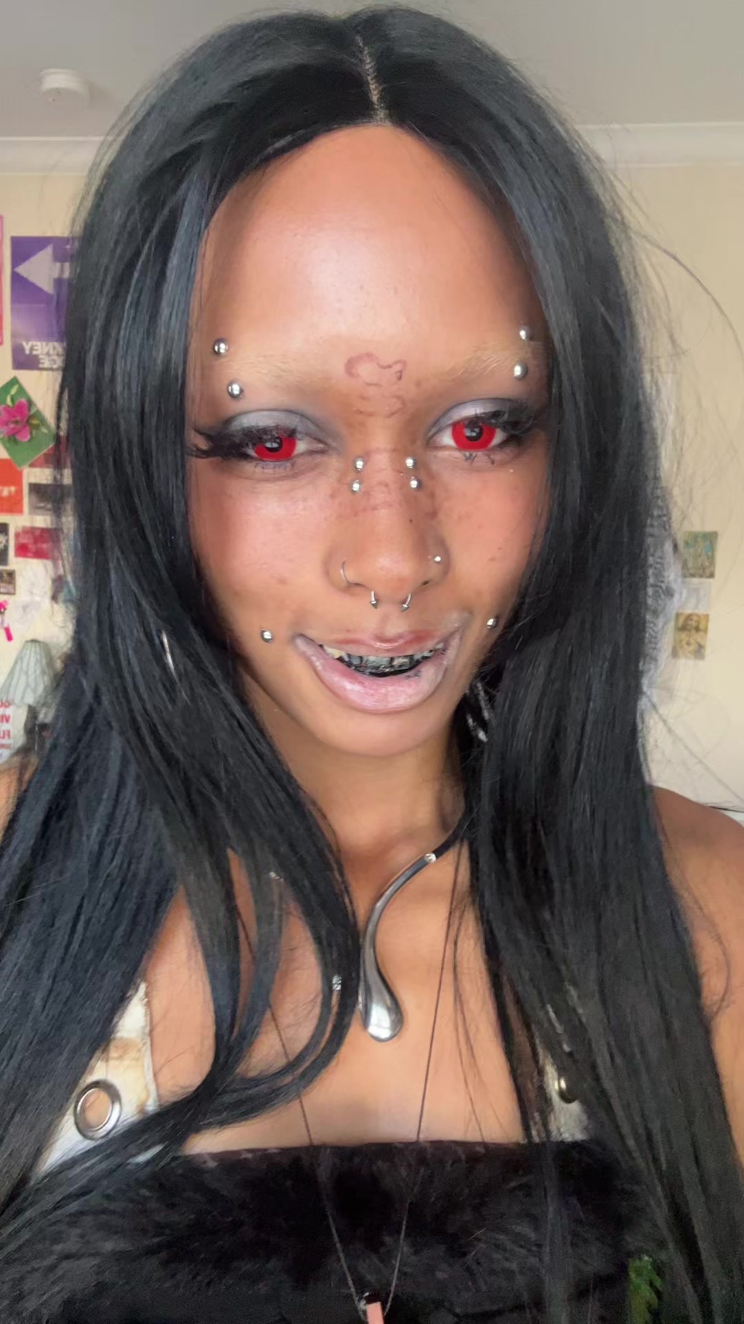 @smokinghotbabe3000