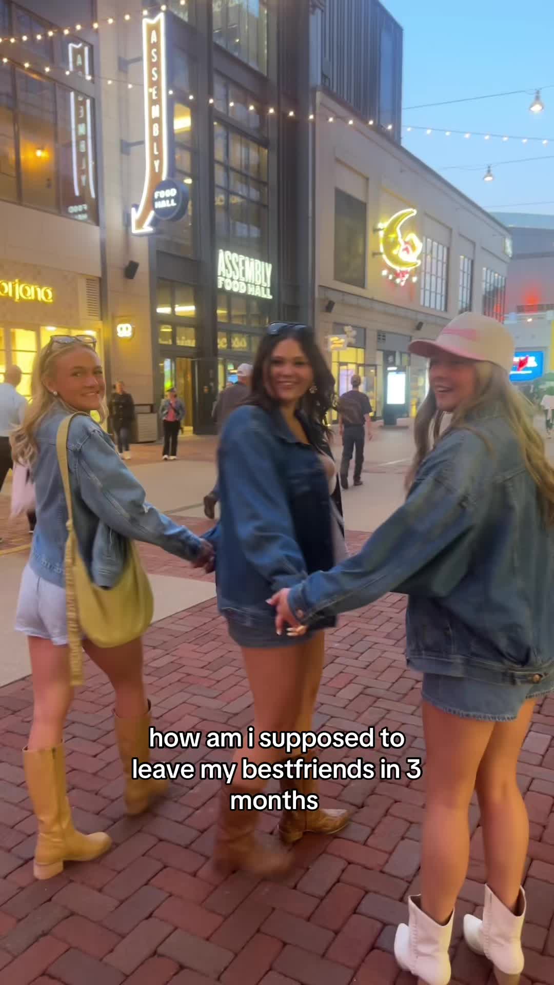 @ISLA BLUE 🪩🐚🥂