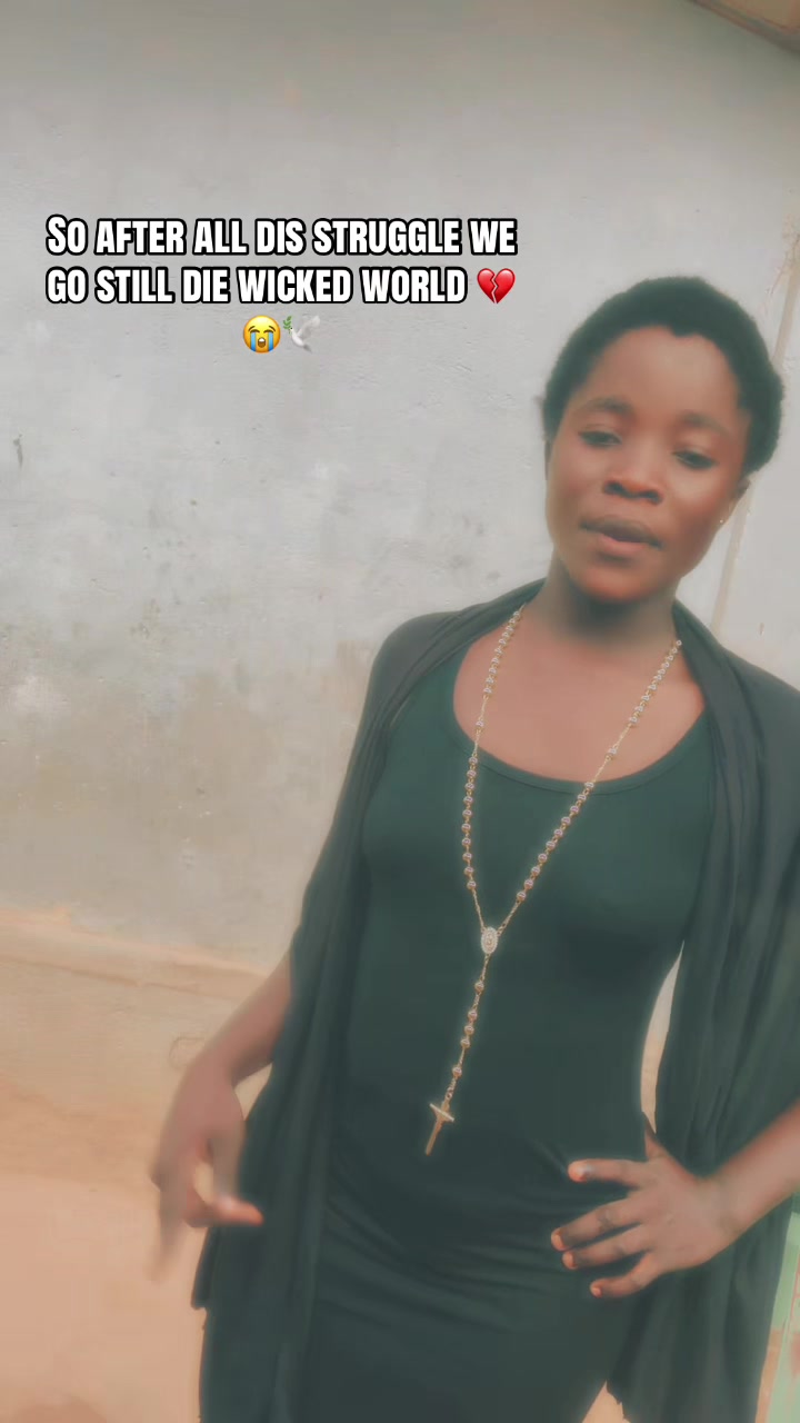@She&rsquo;s-&bull;🌸🤍~~&bull;Nana Yhaa🖤🤍