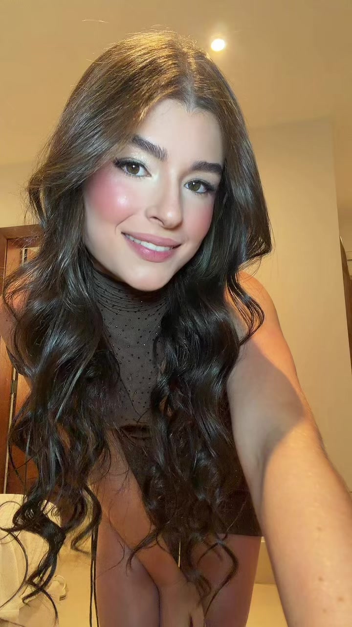 @:) laura