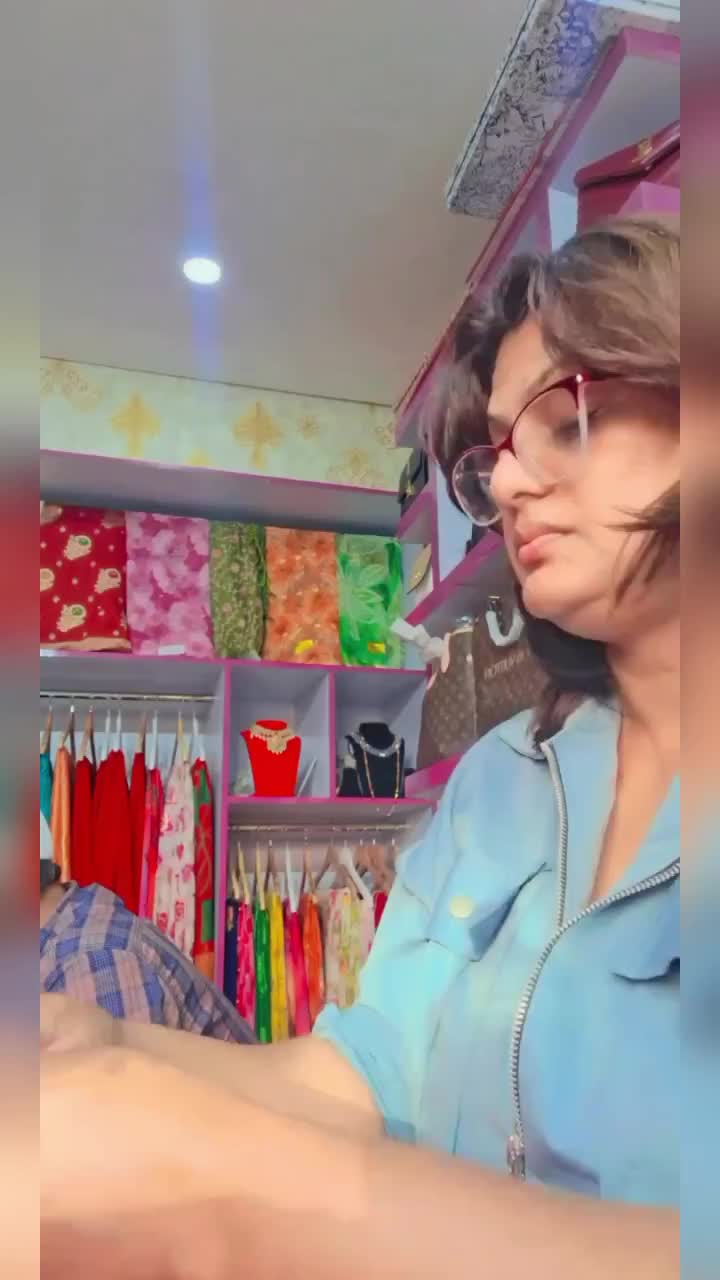 @मीना ढकाल