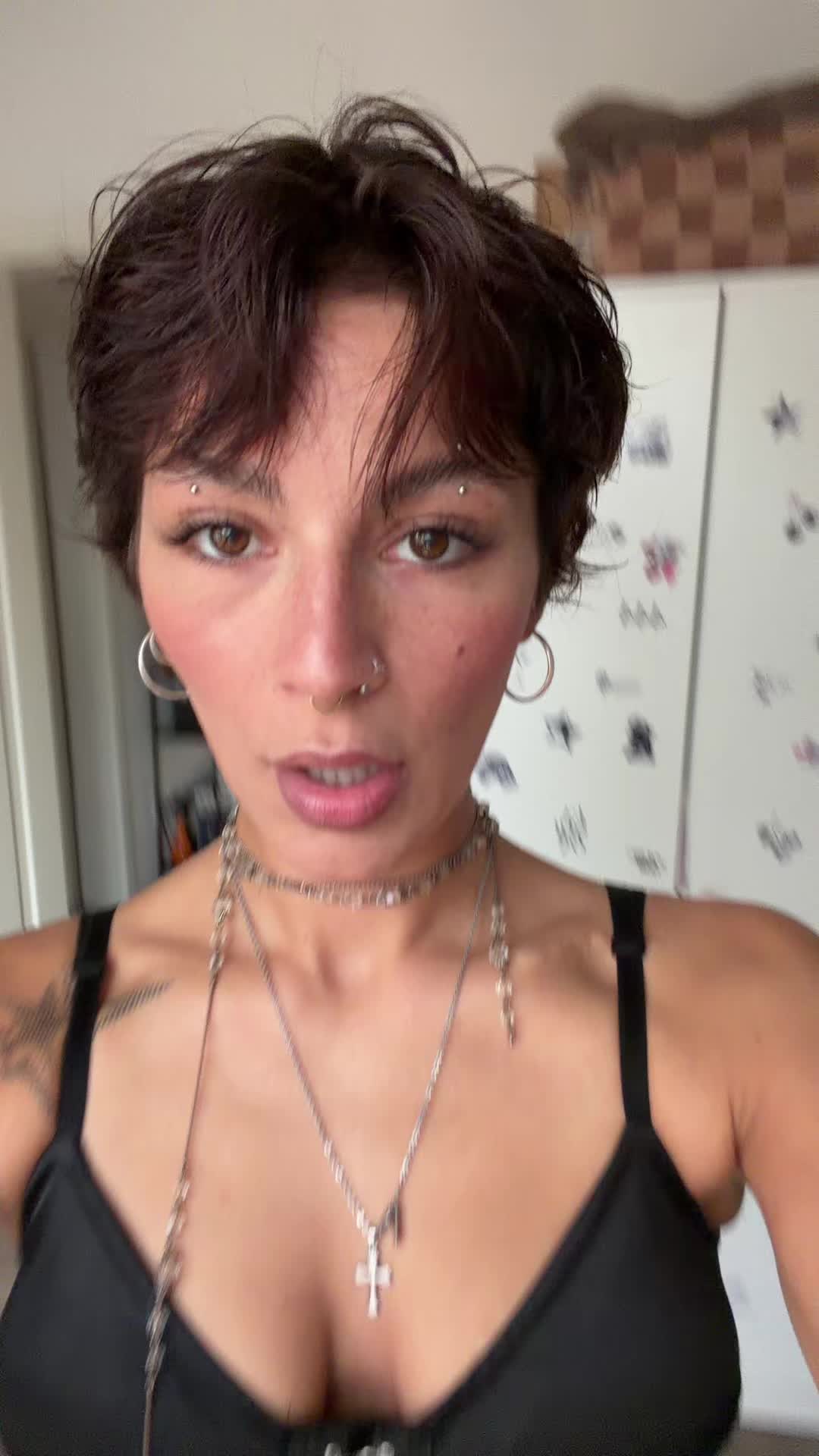 @Emi