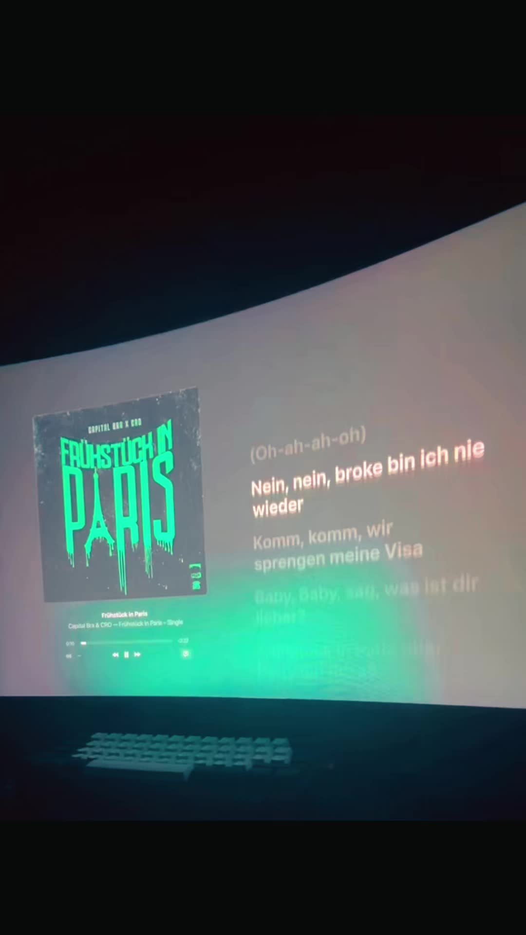 @𝔩𝔶𝔯𝔦𝔵𝔠𝔰__🎧