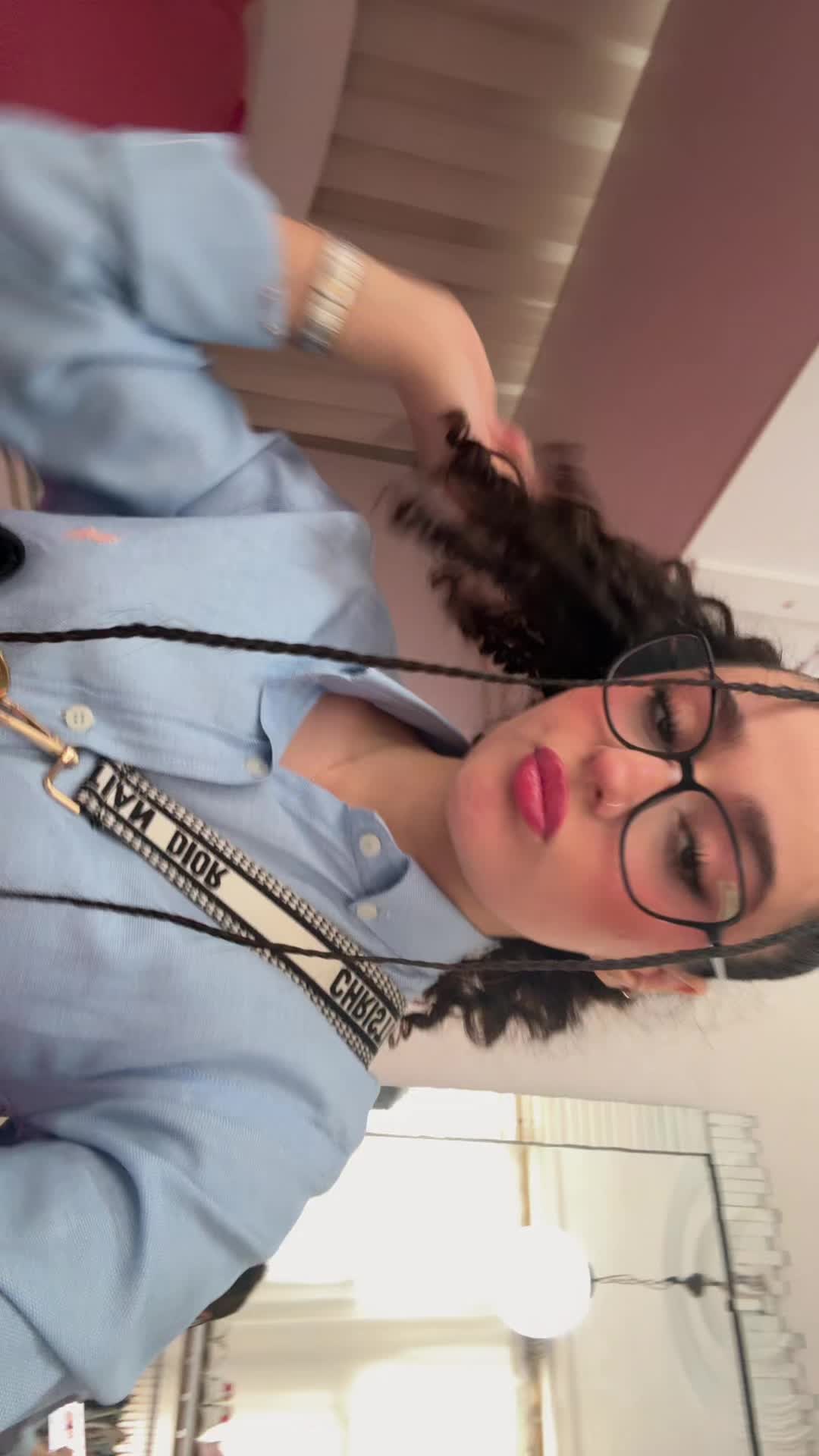 @iihelliyaa