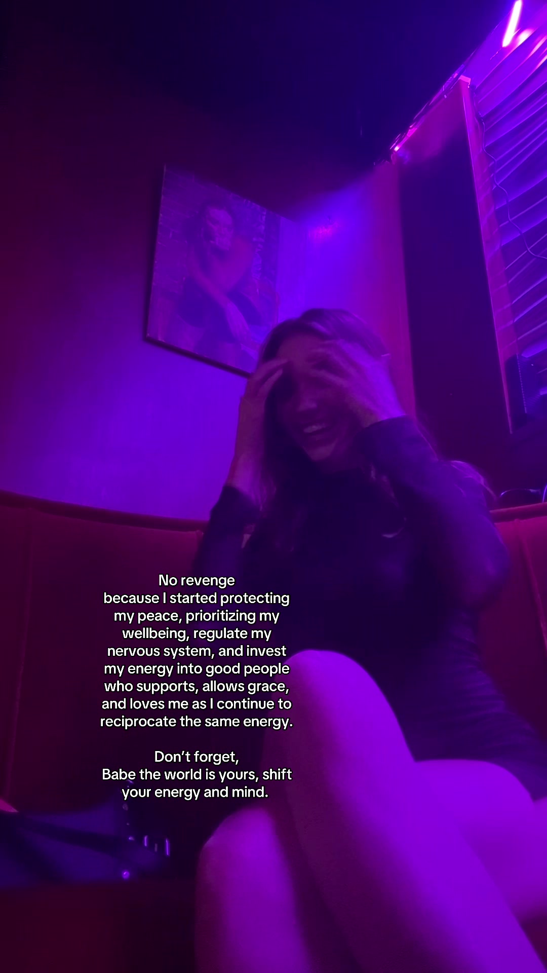 @☆::.