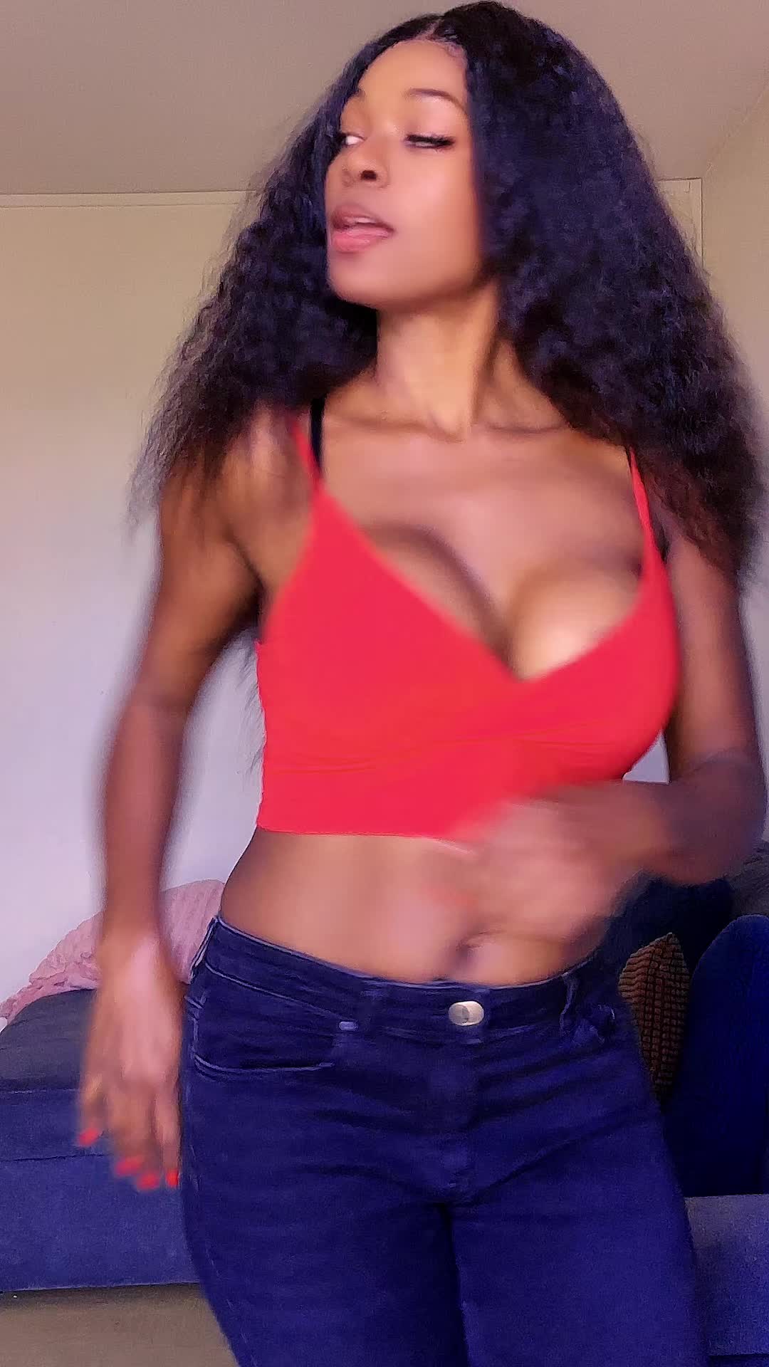 @Olivia33666888
