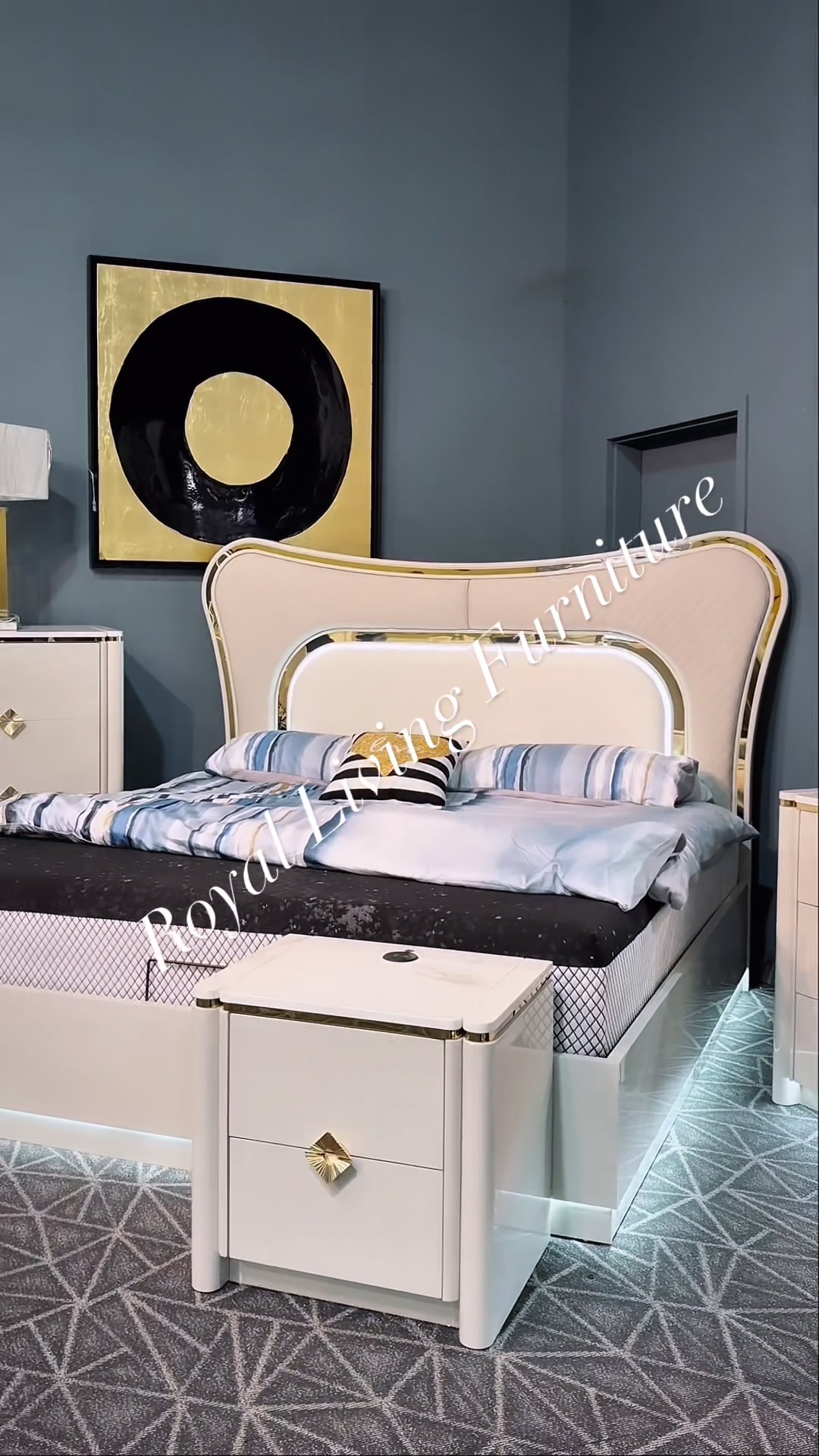@Royal living furniture
