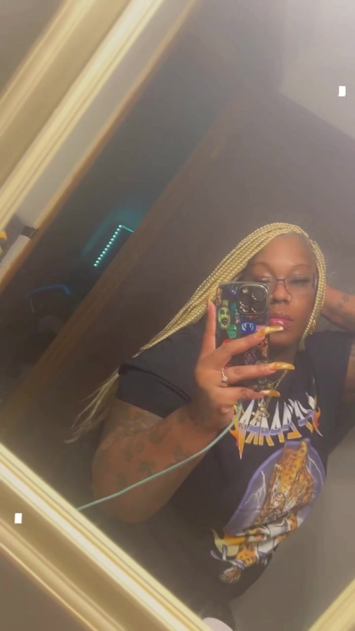 @BlondeBlessn