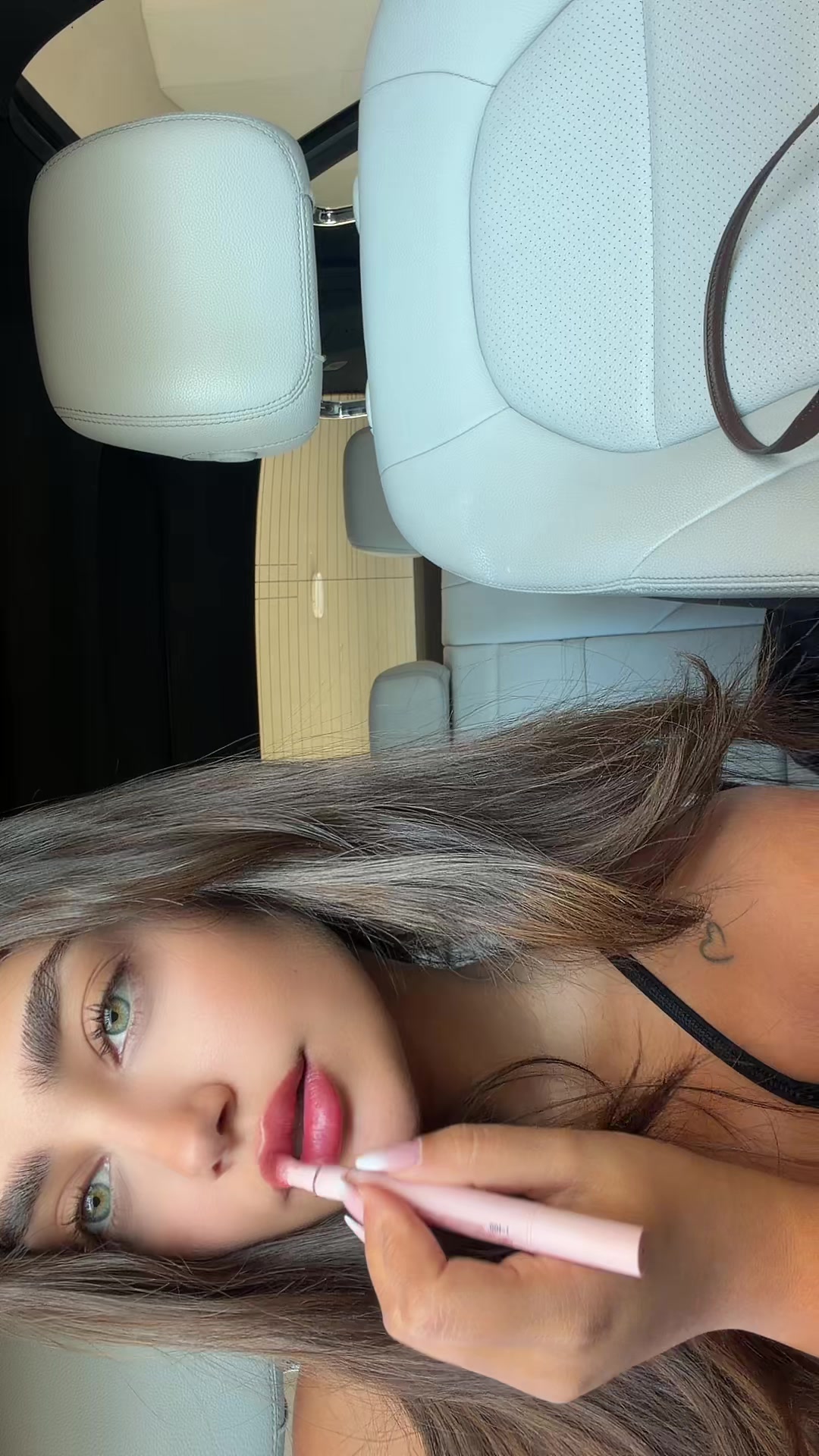 @Vanessabaz
