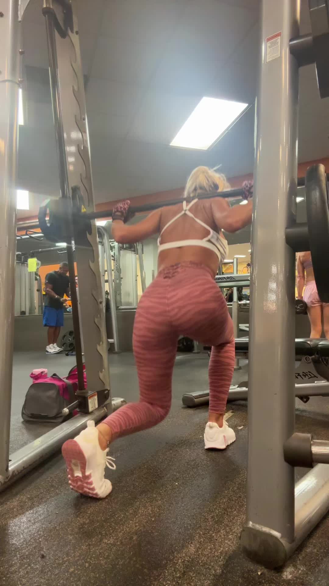@fitnesschloe1