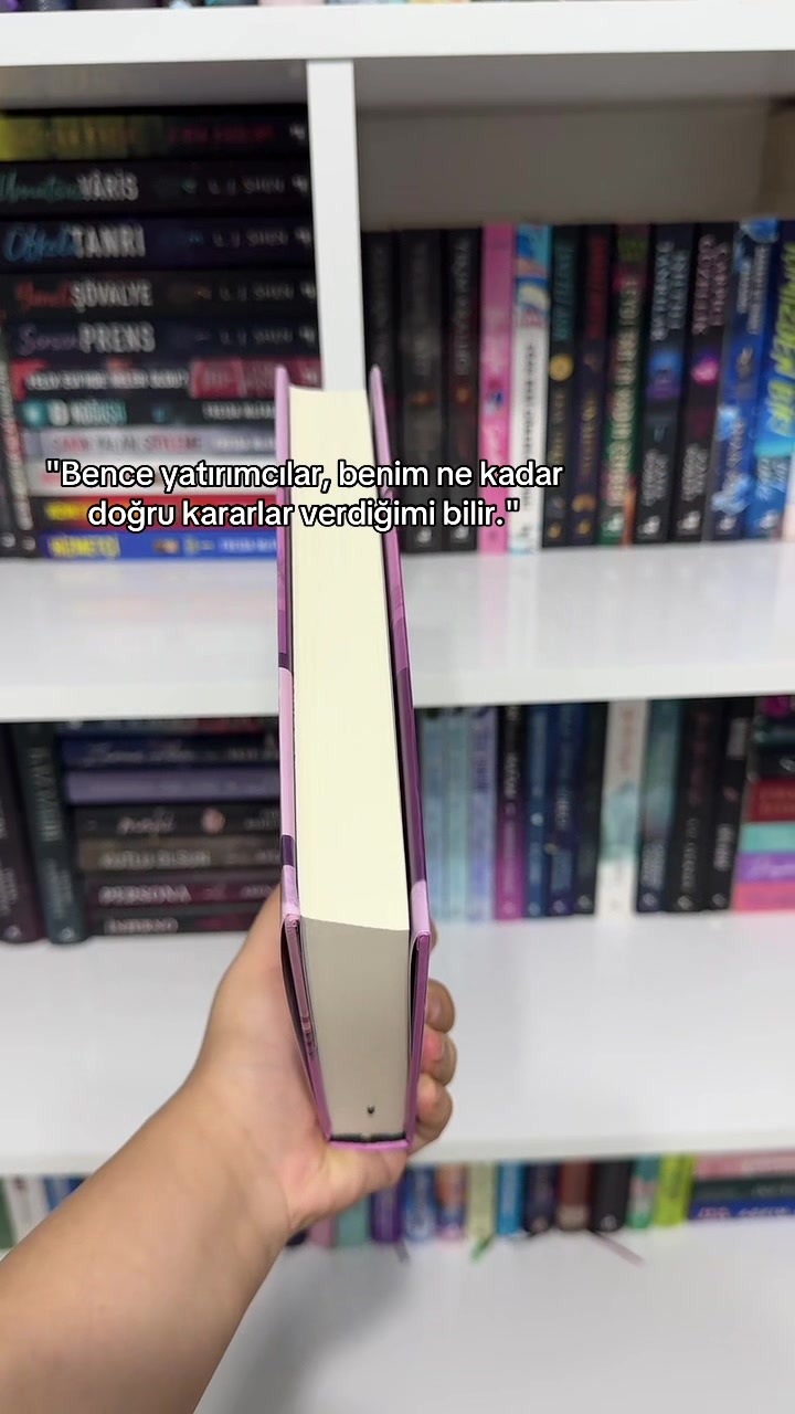 @laviniaabookss
