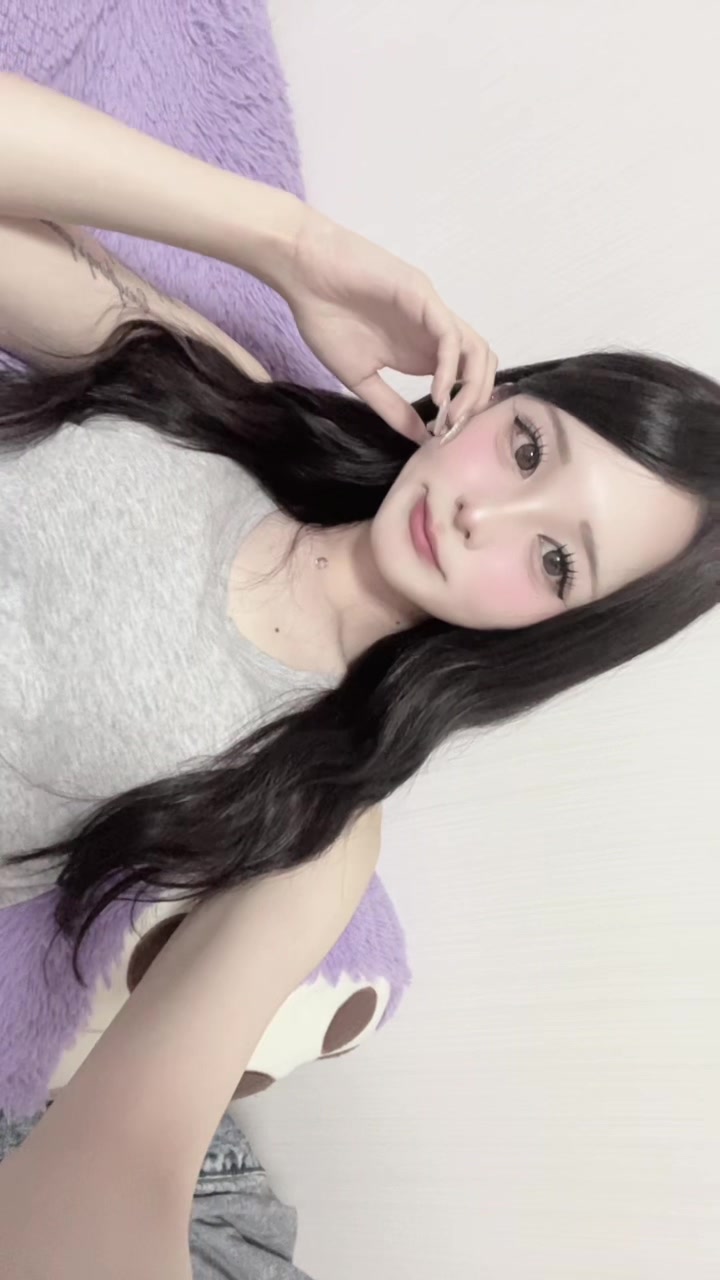 @にゃん