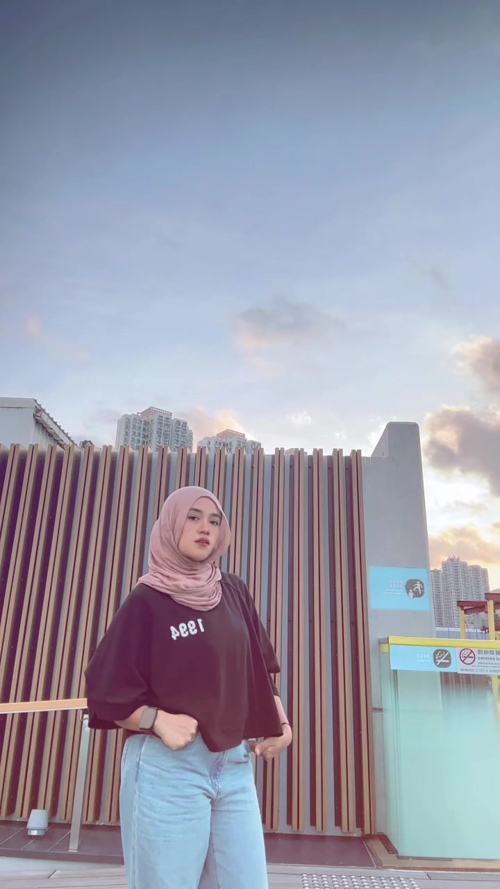 @Aniraa