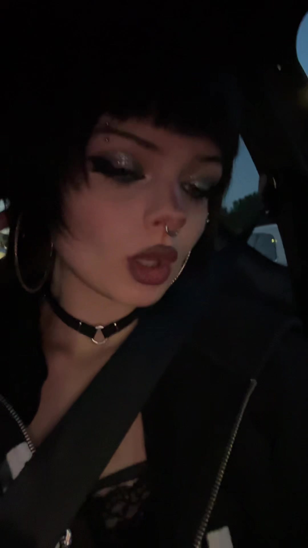 @🐇