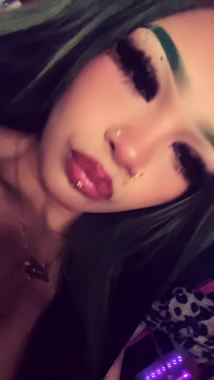 @𖣂
