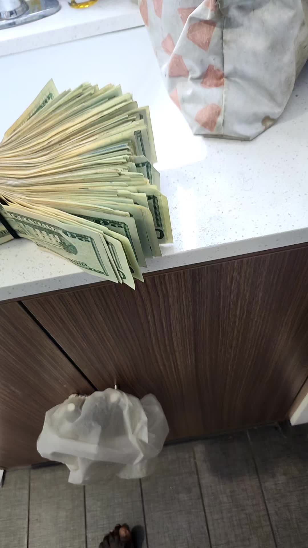 @YON GRAN LESPRI NAN YON TI KÒ