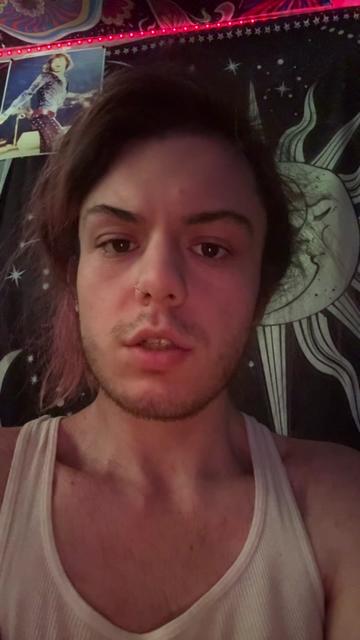 @lilh0m0fr