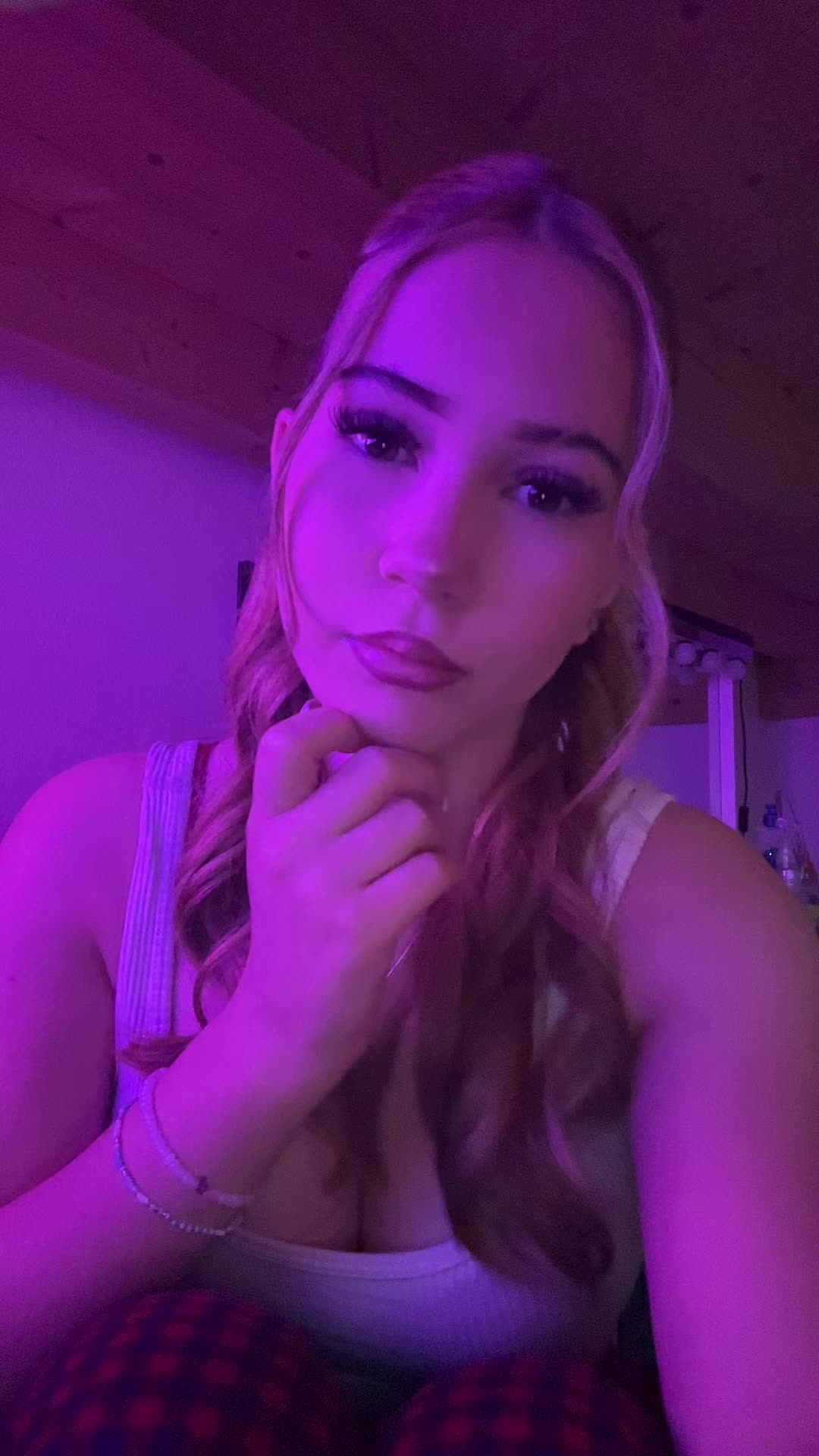 @Emyy
