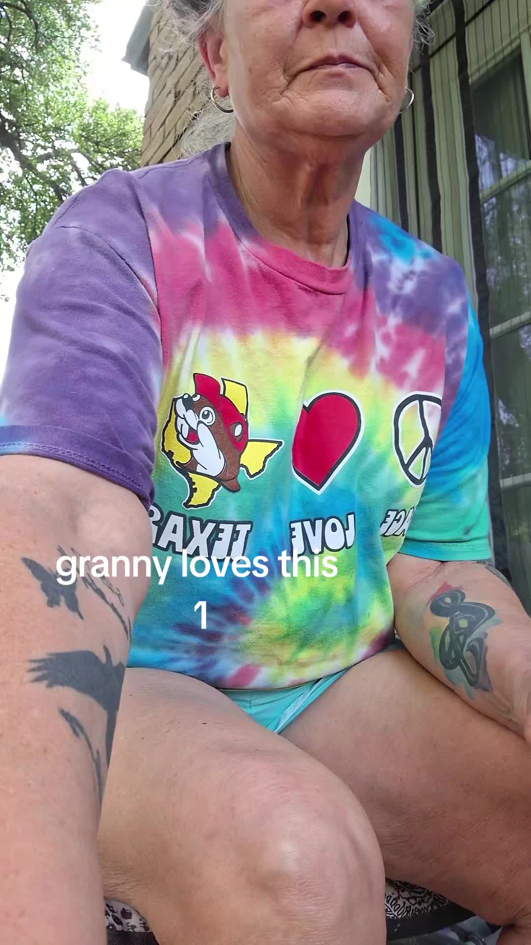 @granny at kitchen table 🎼🎵❌️