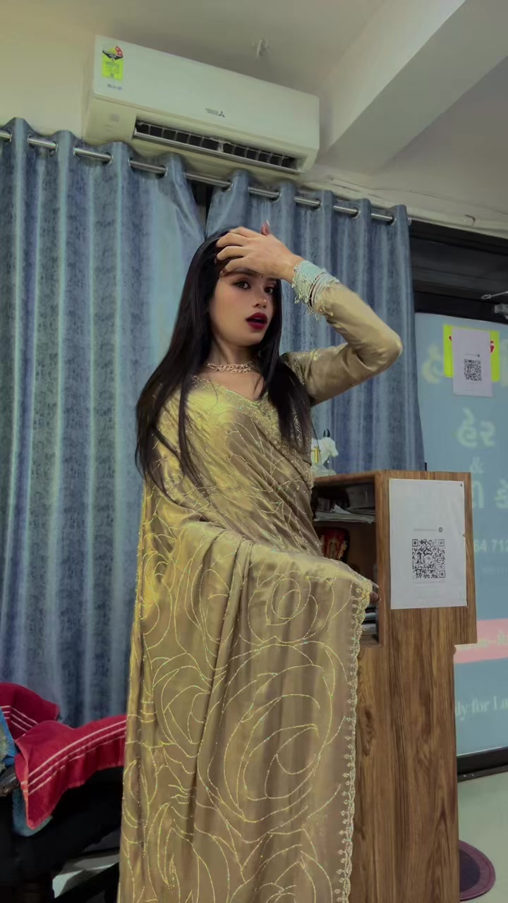 @ऋतु 🦋🖤