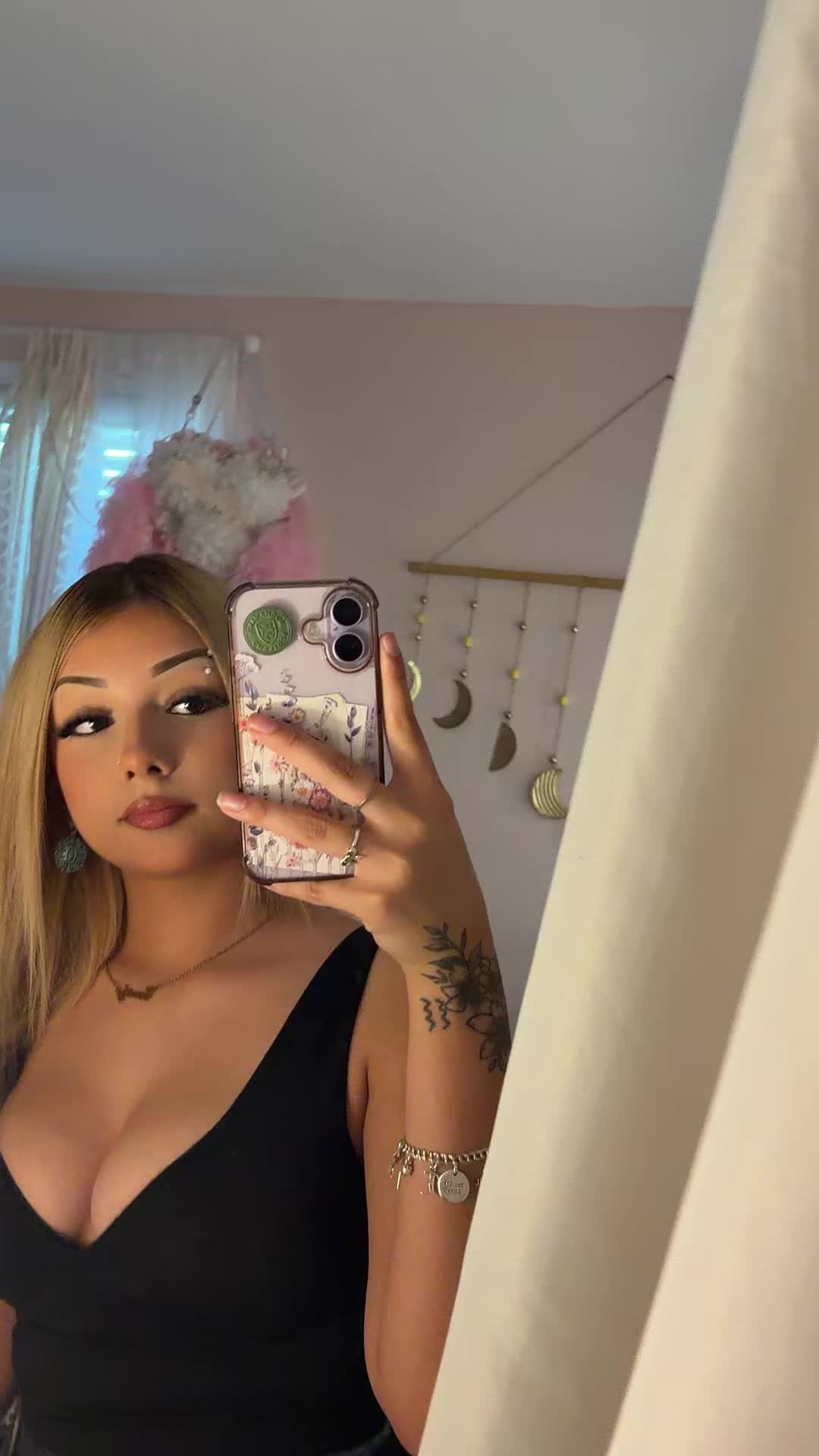 @Emi
